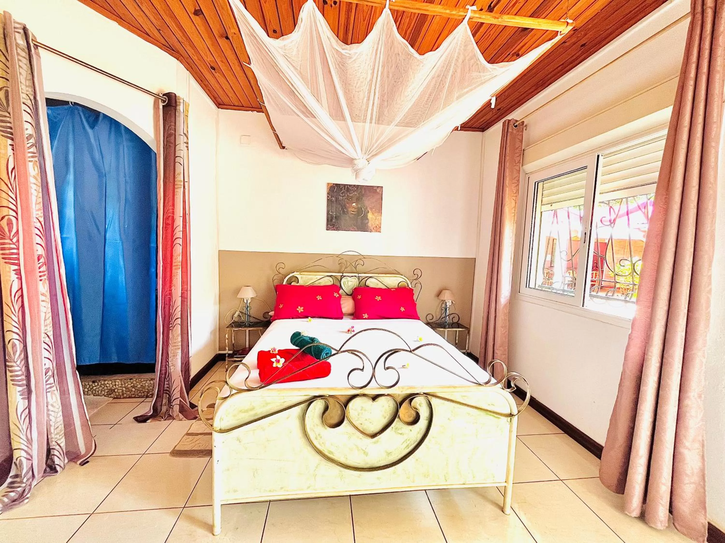 Bedroom, Bed in Régina Lodge Diégo Suarez Madagascar