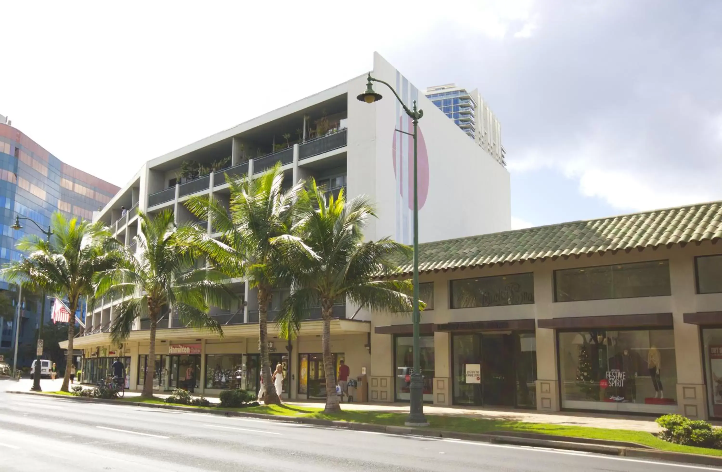 Facade/entrance, Property Building in Polynesian Residences Waikiki Beach