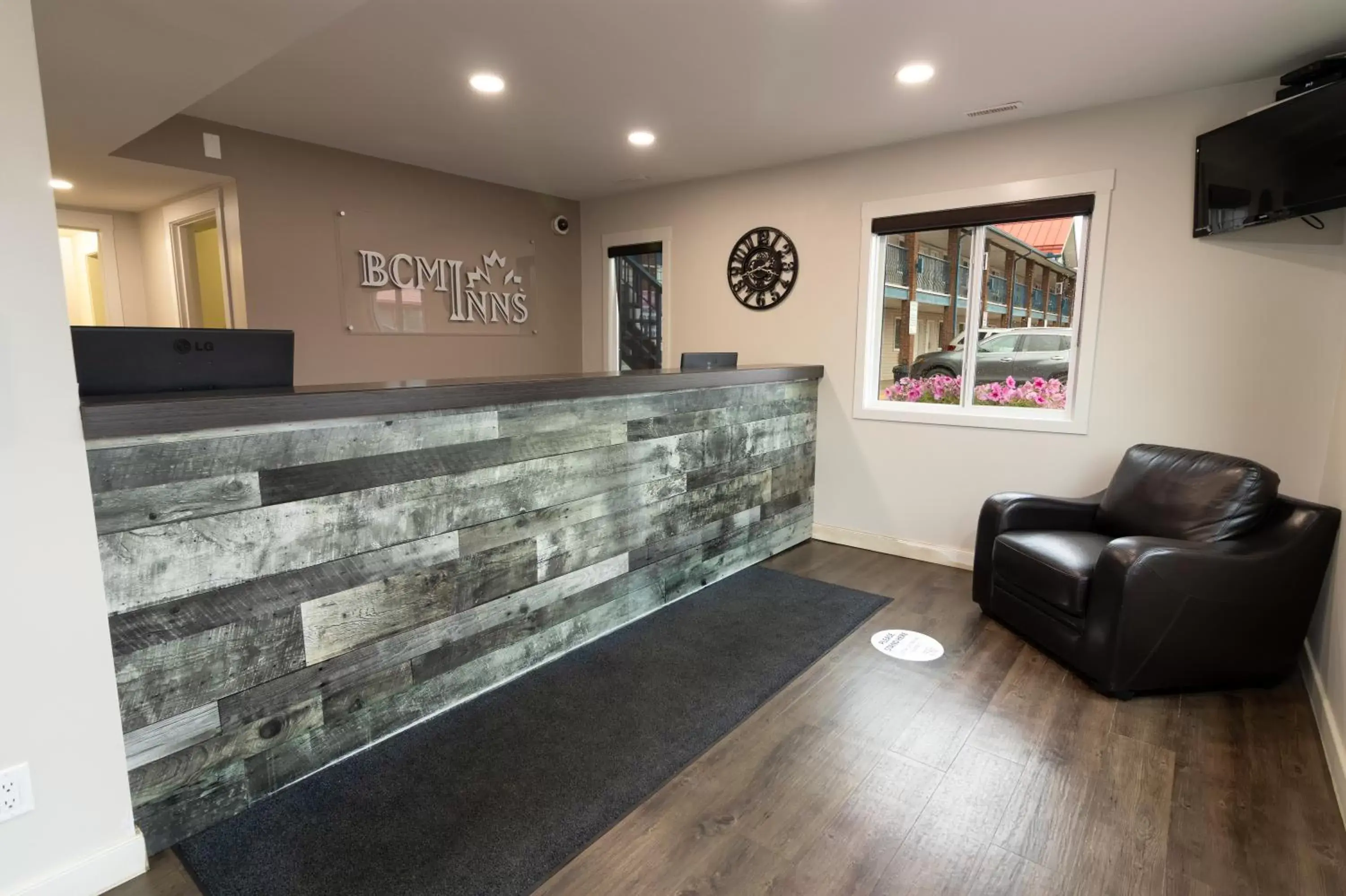 Lobby or reception in BCMInns - Fort McMurray - Rusty's Lobby or reception in BCMInns - Fort McMurray - Rusty's