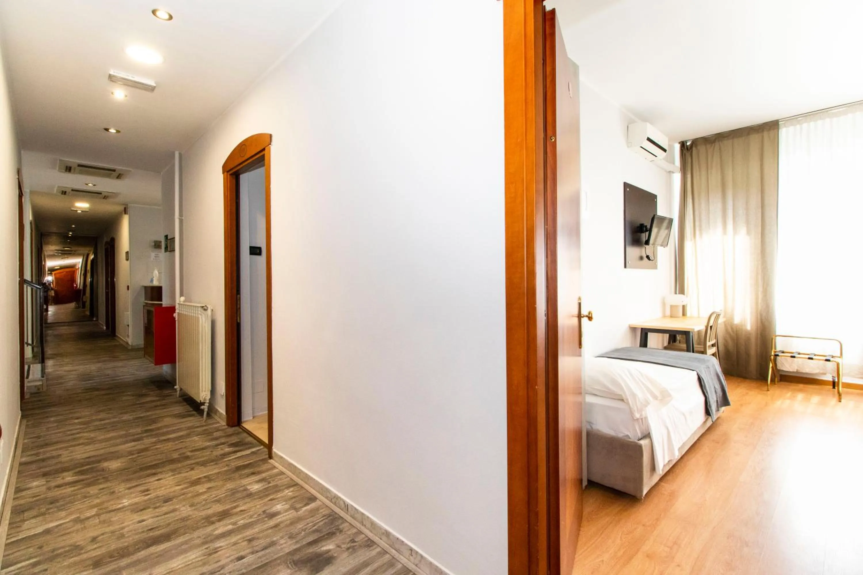 Photo of the whole room, Bed in Hotel Cristallo Torino