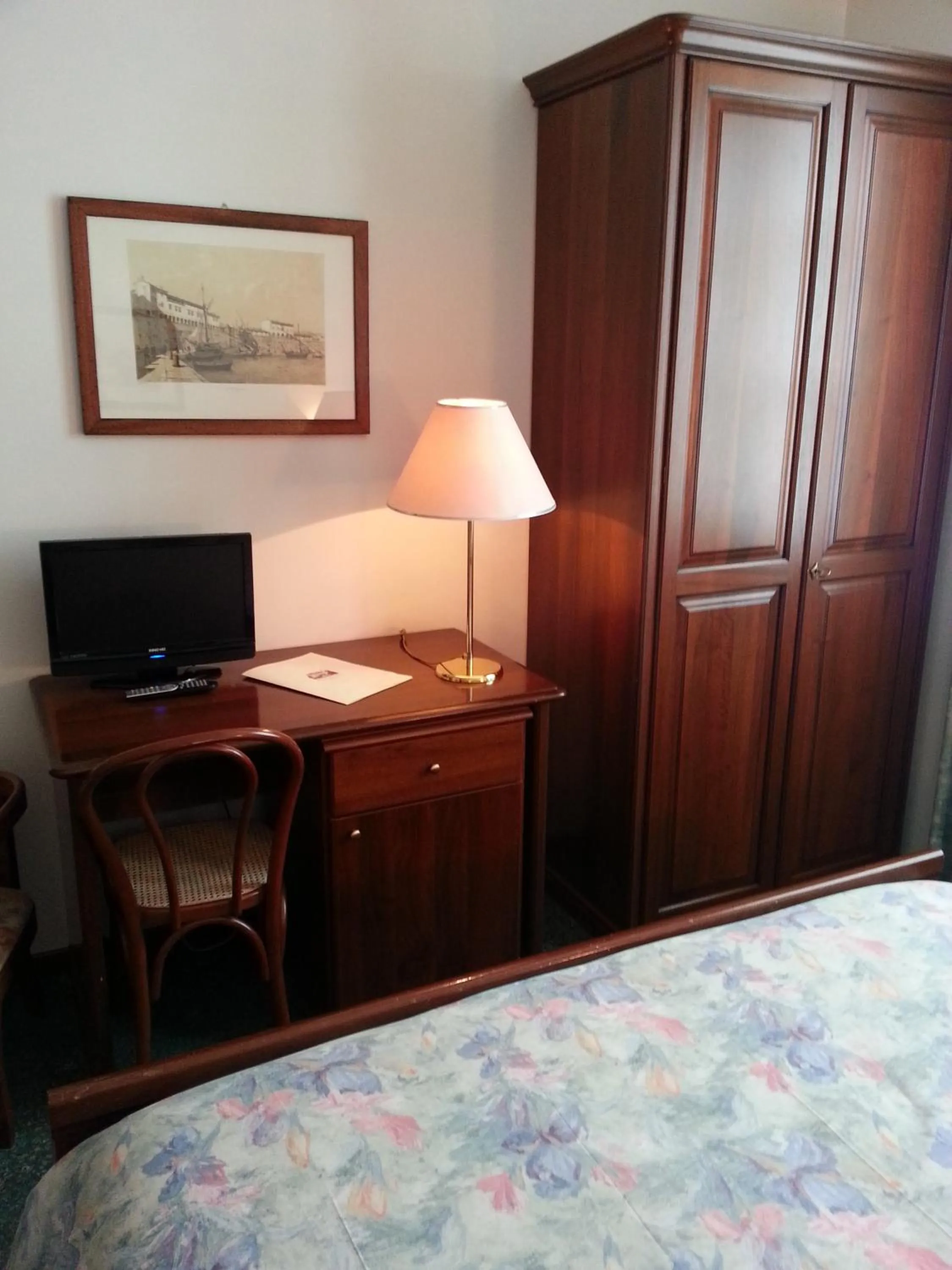 Decorative detail, Bed in Villa Nencini