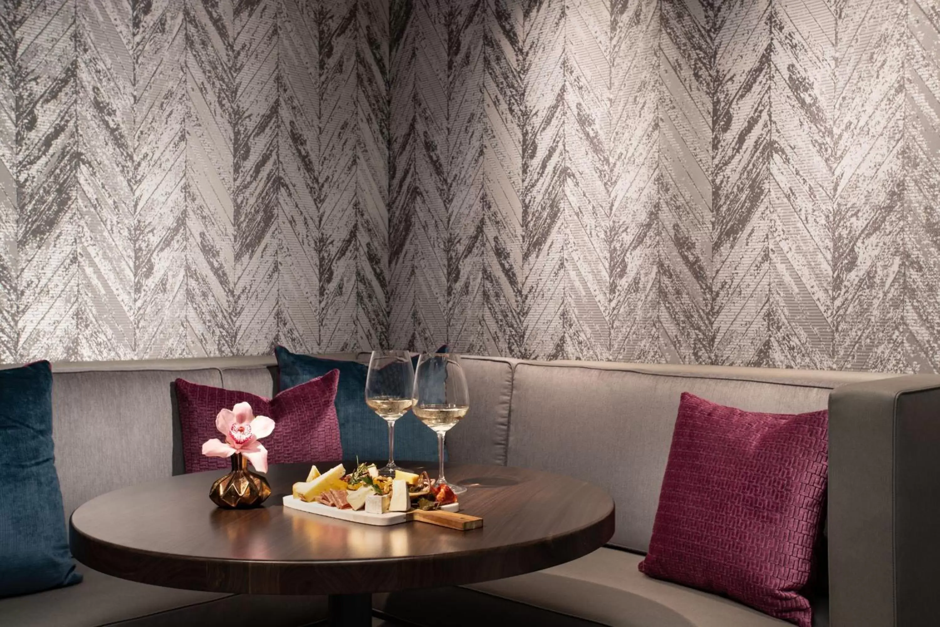 Lounge or bar in The Ritz-Carlton, Dallas