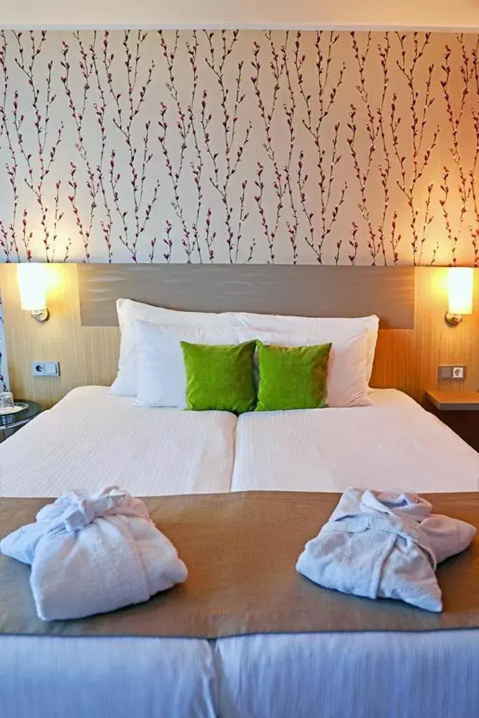 Photo of the whole room, Bed in Hotel New Orly Photo of the whole room, Bed in Hotel New Orly