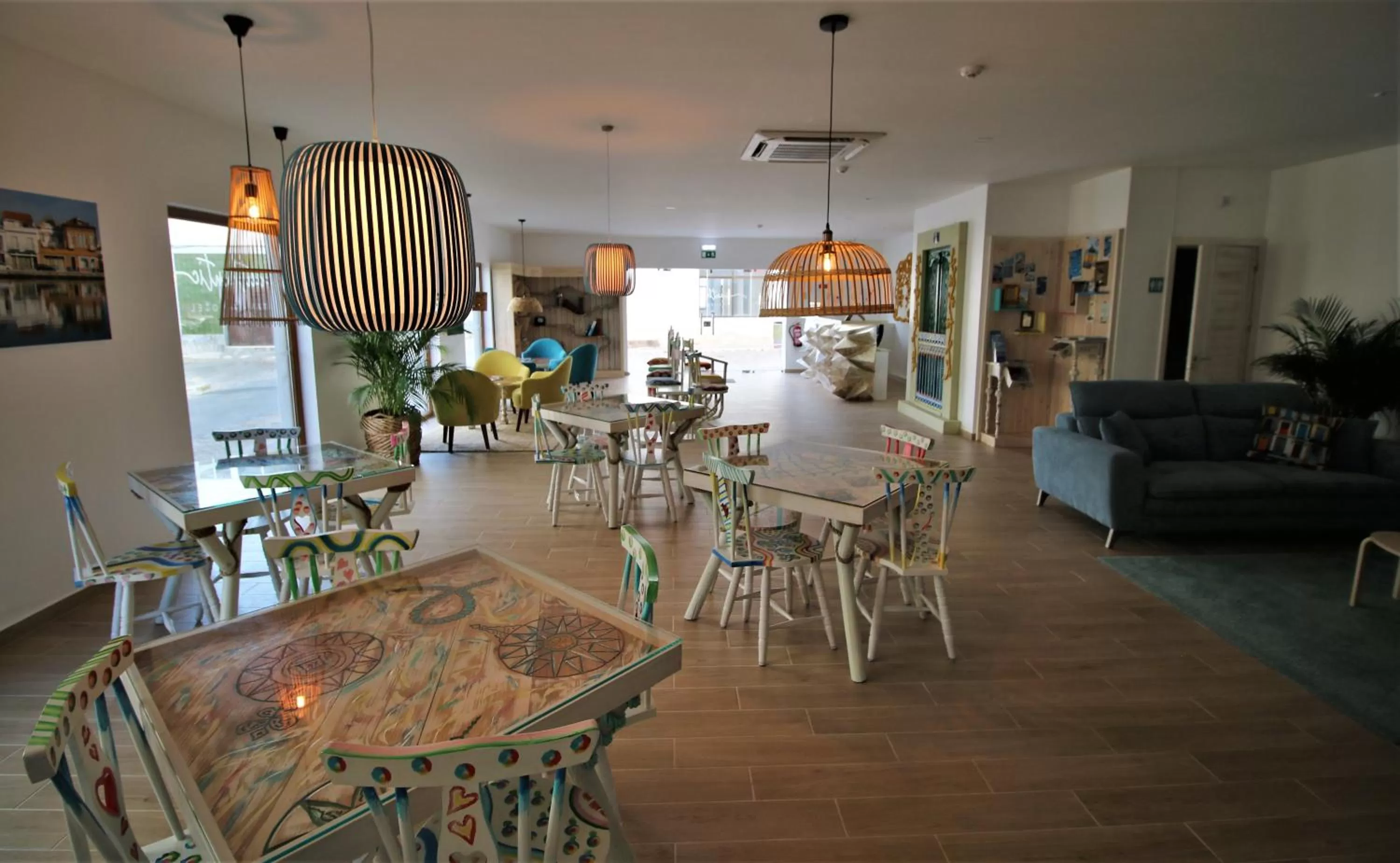 Communal lounge/ TV room in Authentic Tavira Hotel