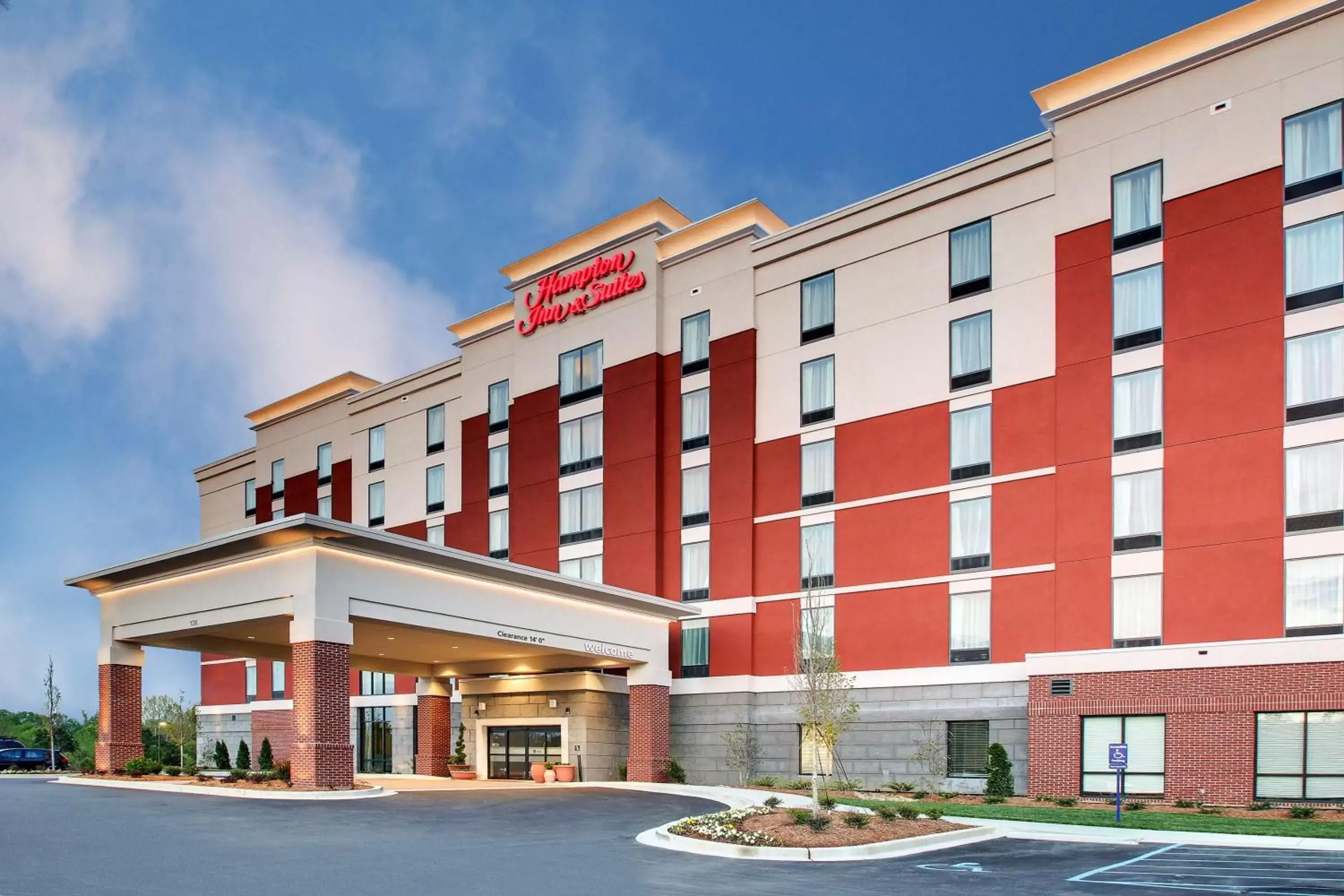 Property Building in Hampton Inn & Suites Greenville Airport