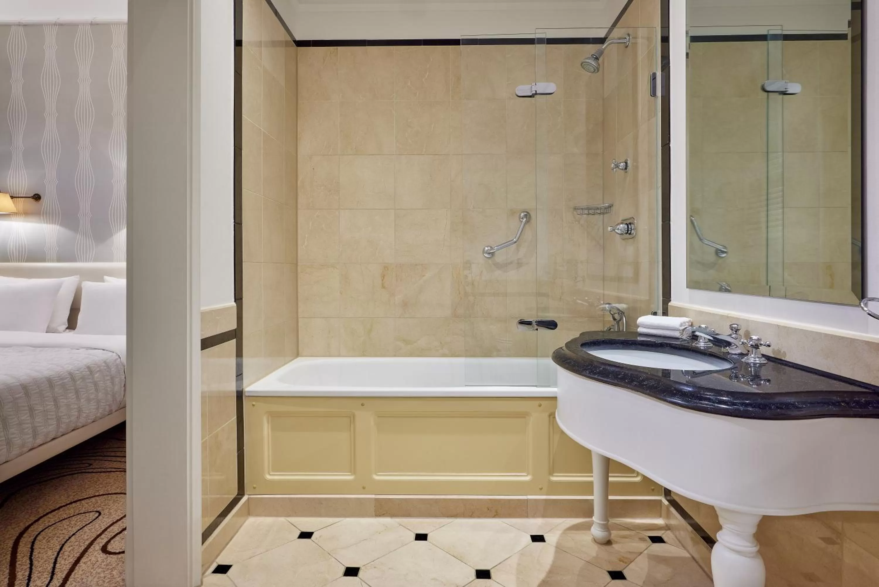 Bathroom, Bed in Le Méridien Frankfurt