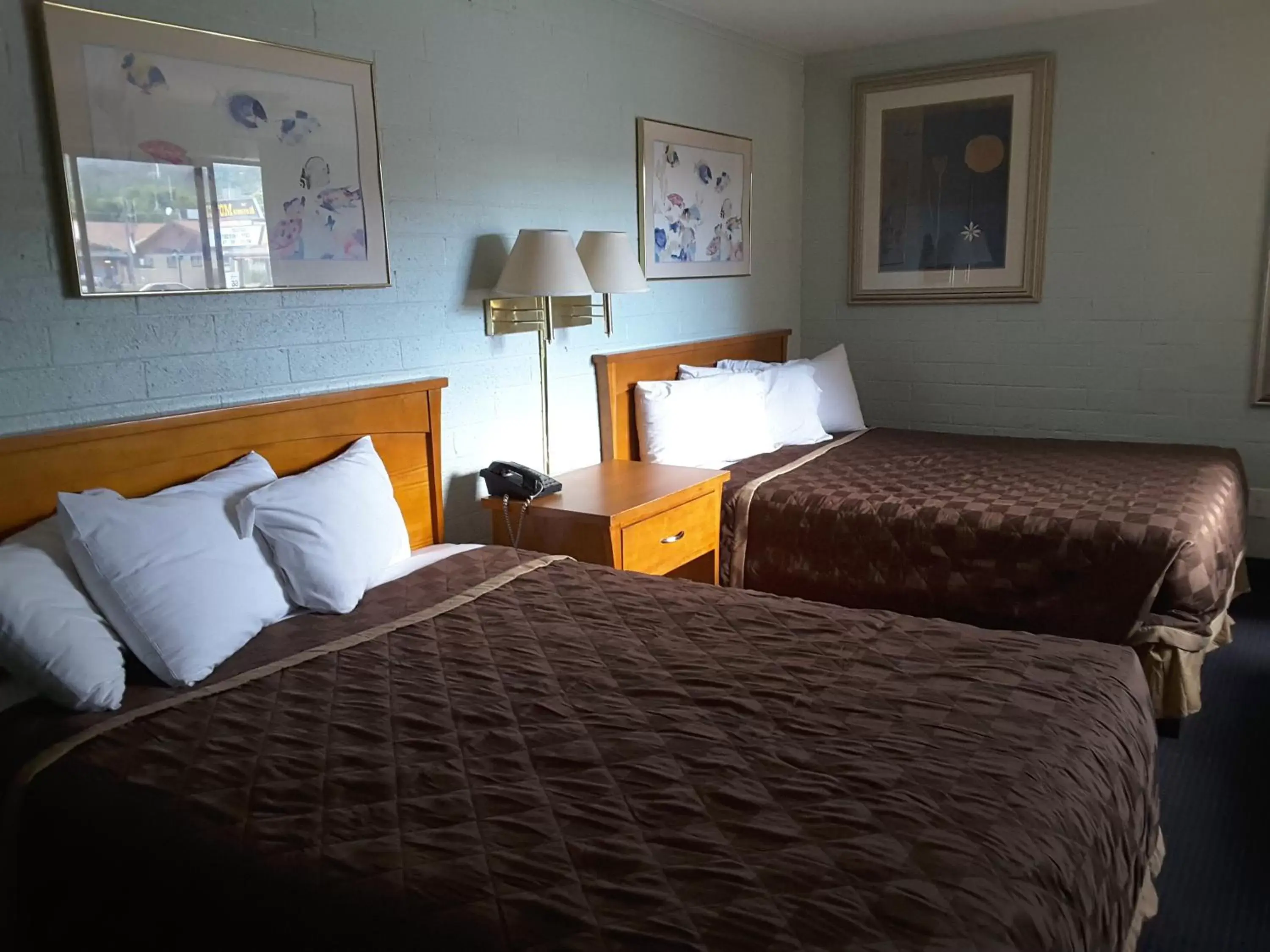 Photo of the whole room, Bed in Westerner Motel