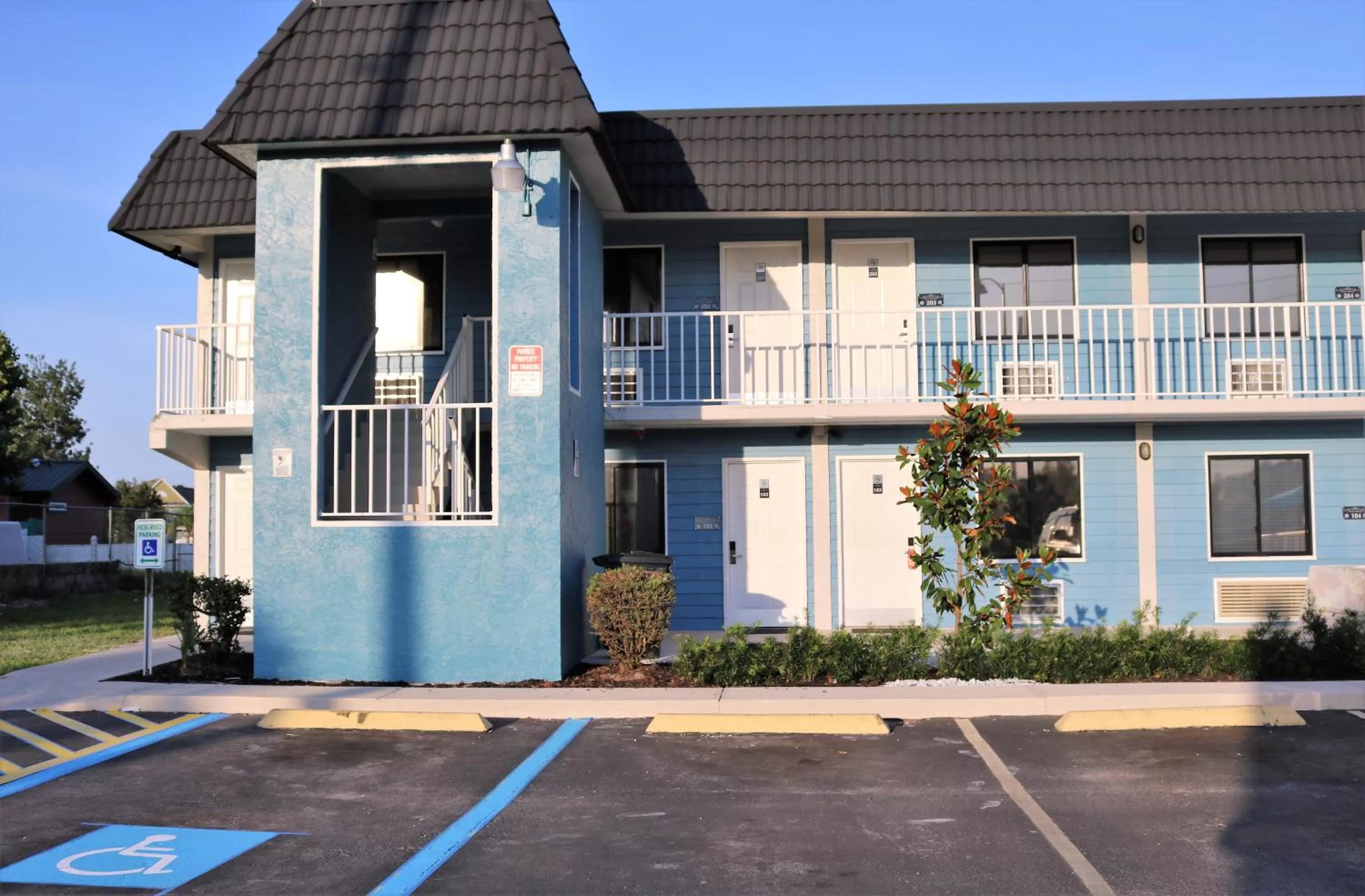 Property Building in Monte Carlo Inn- Near Disney