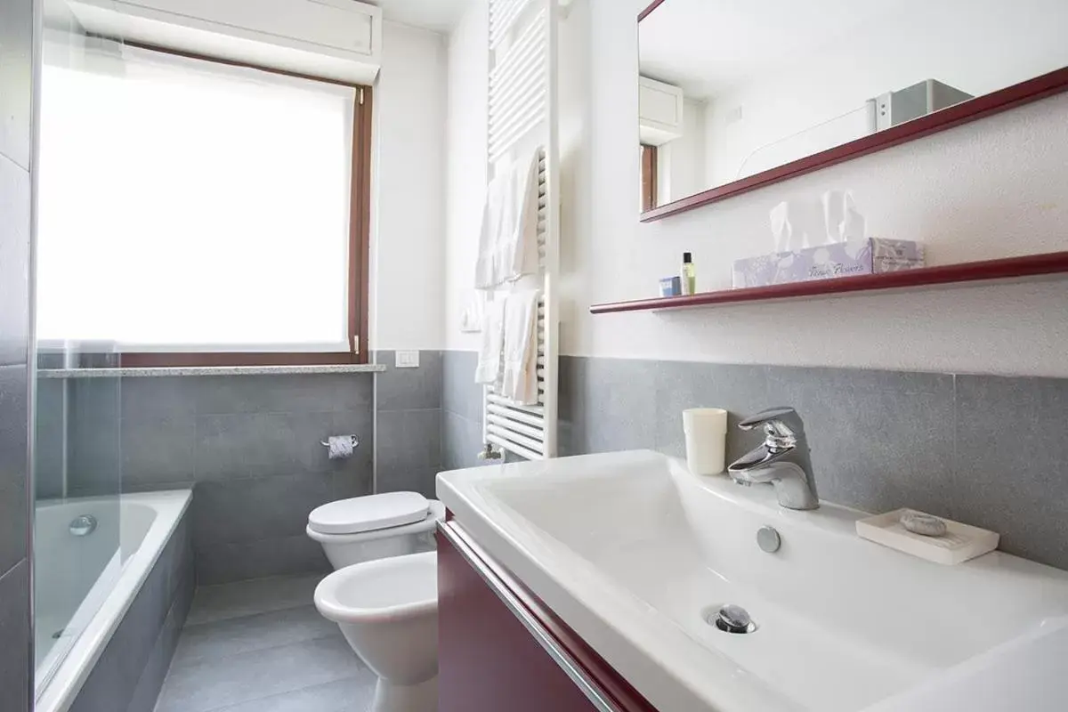 Toilet, Bathroom in Brianteo Hotel and Restaurant