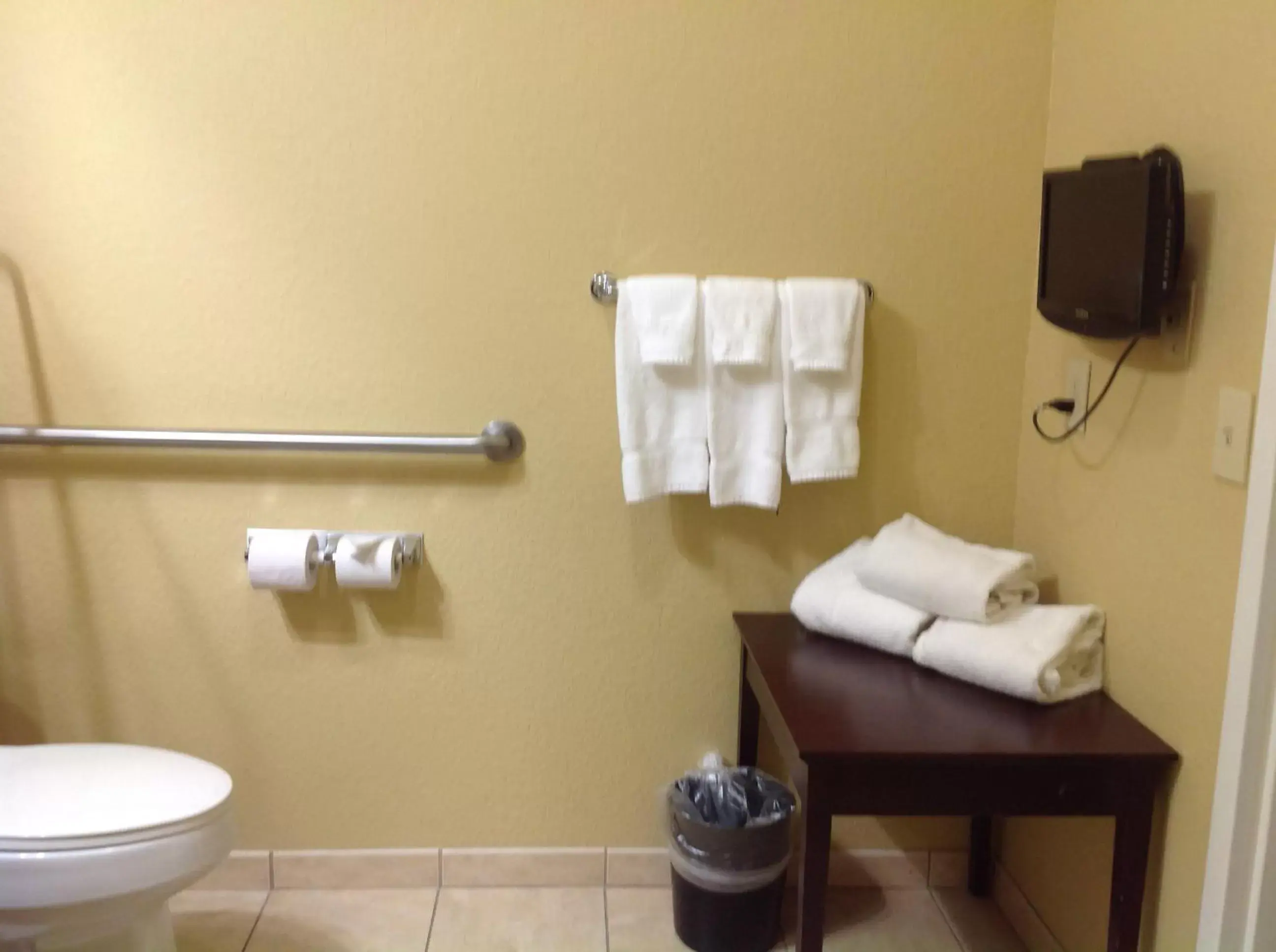 Bathroom in La Quinta by Wyndham Vicksburg