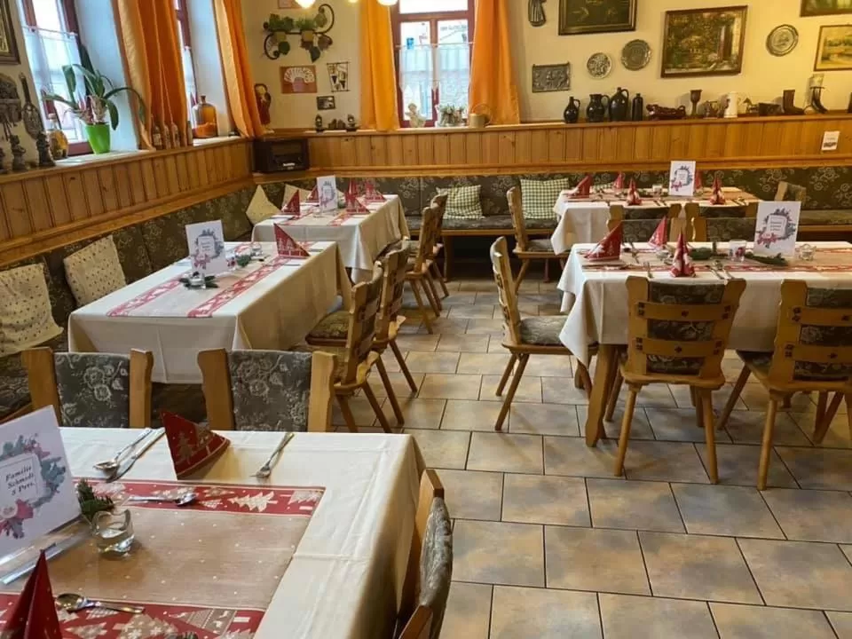 Restaurant/places to eat in Gasthaus Zur Weintraube