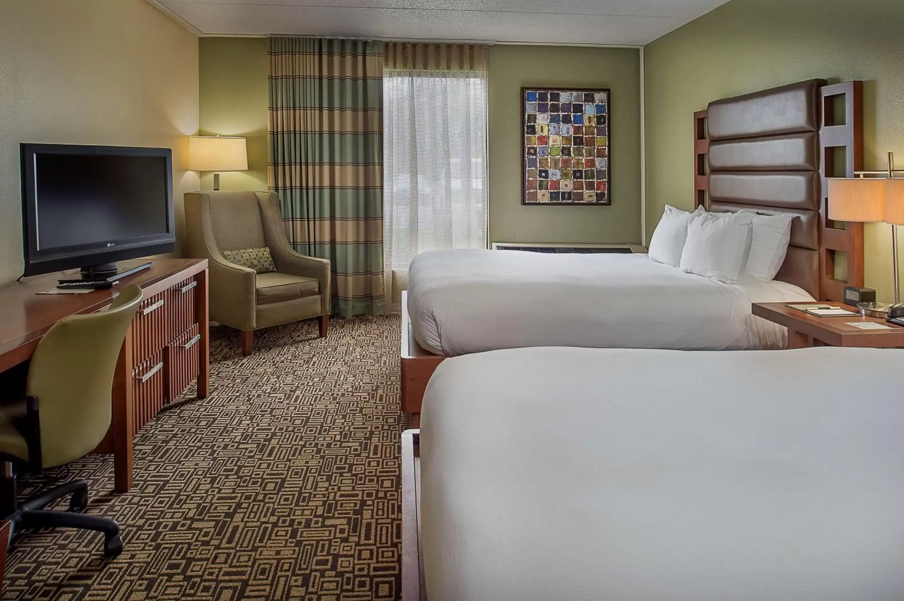 Bedroom, Bed in DoubleTree by Hilton Collinsville/St.Louis