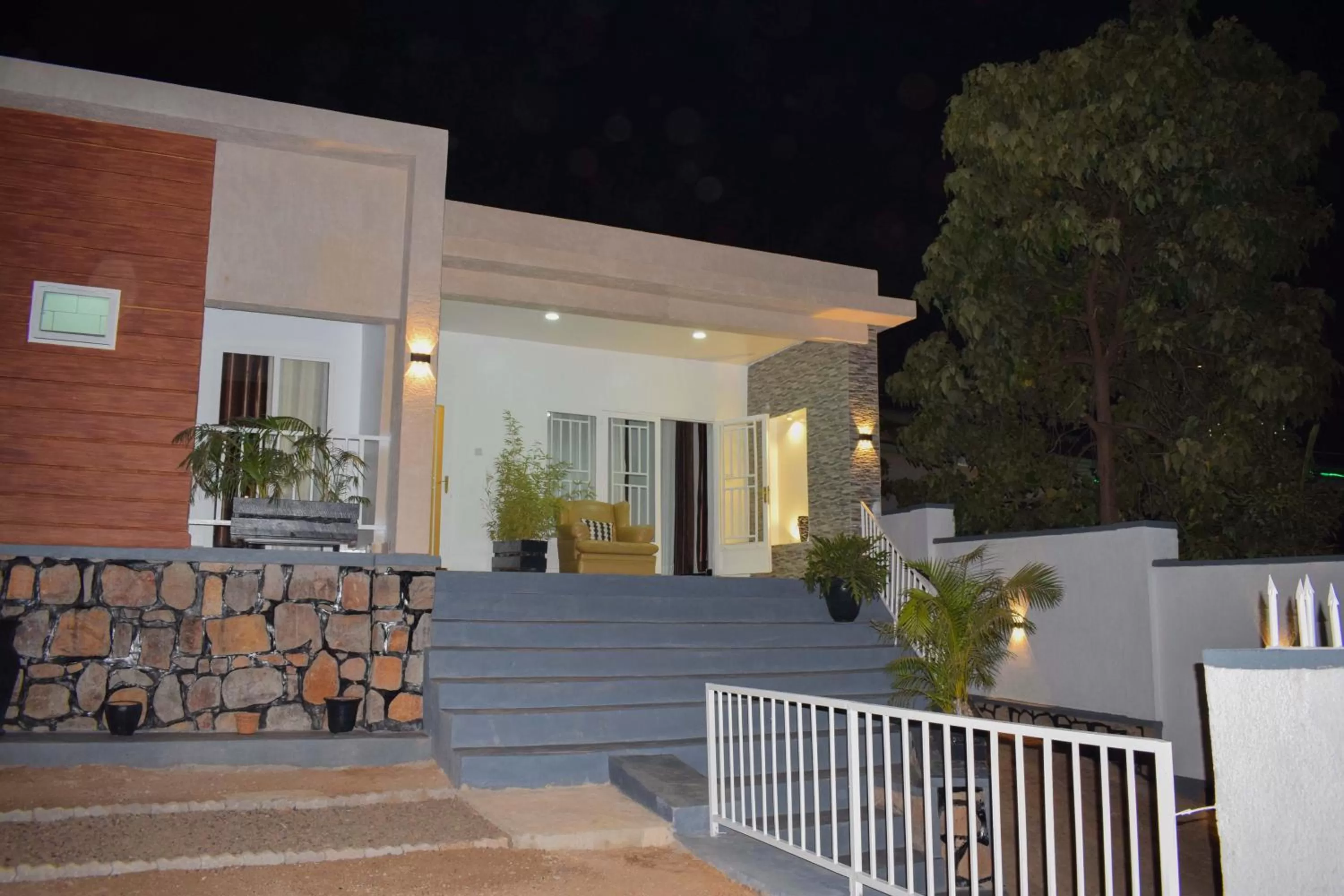 Property building in INZOZI AFRICA HOUSE B&B-Gishushu