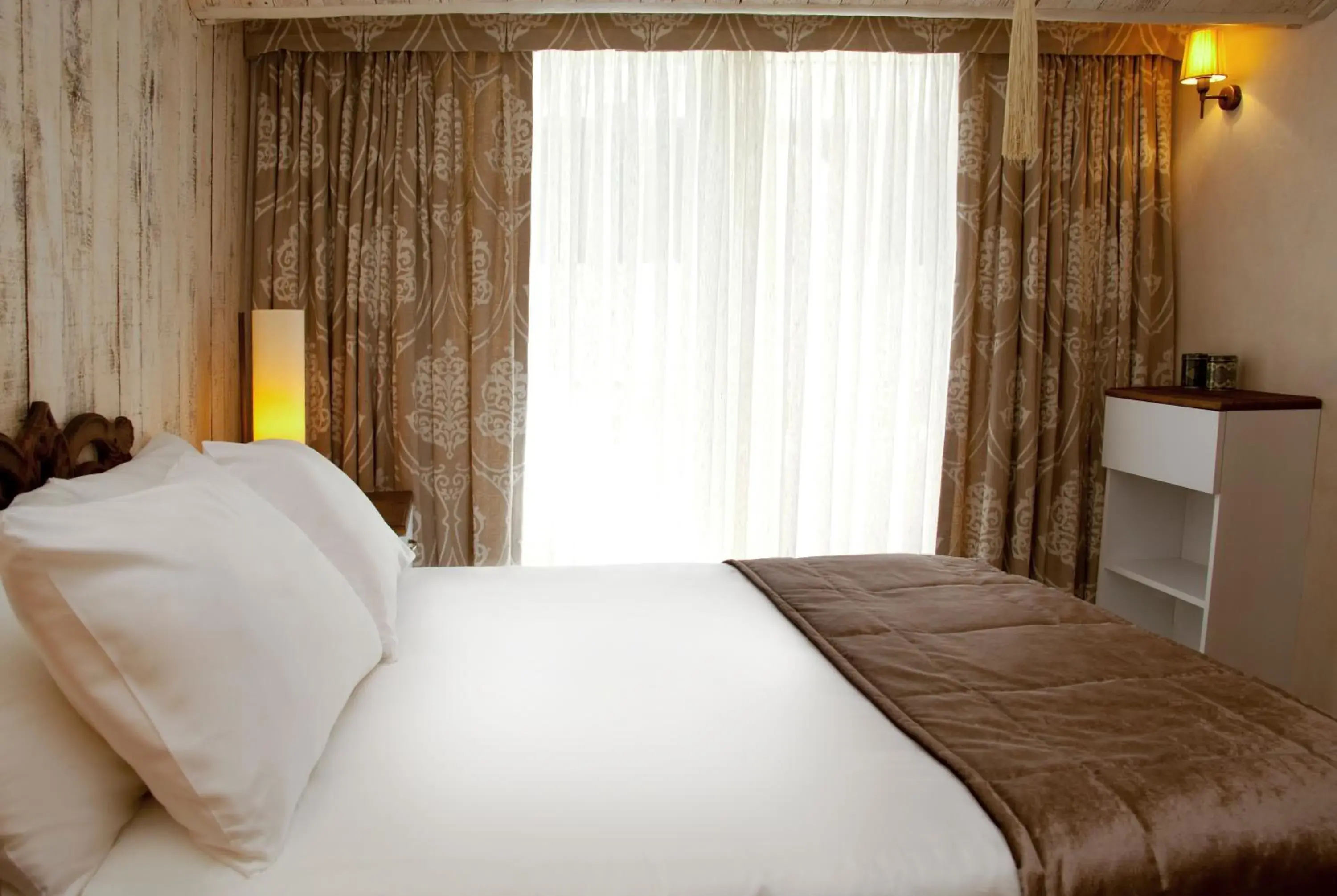 Massage, Bed in Hypnos Design Hotel