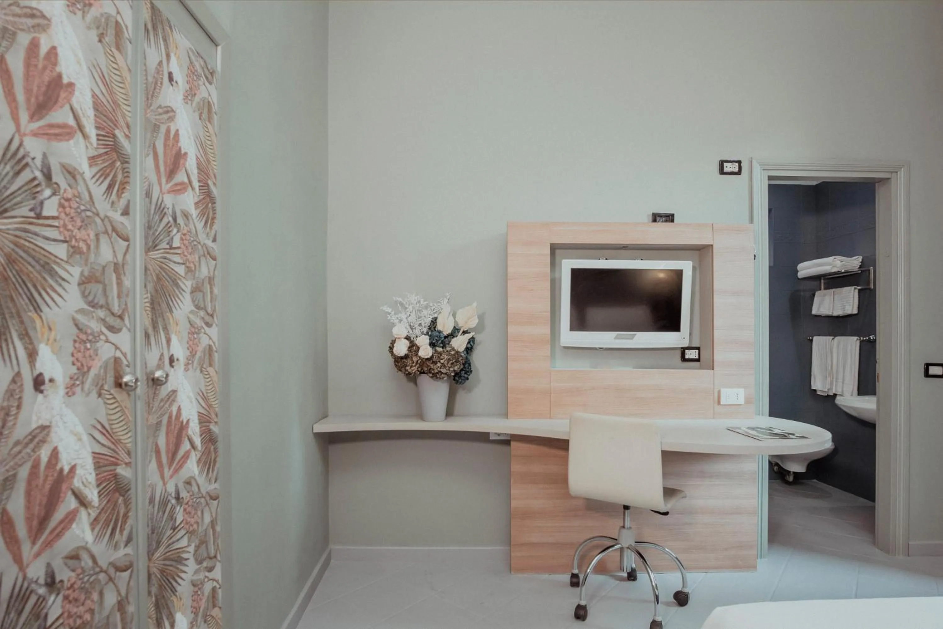 TV and multimedia in Hotel Marisa