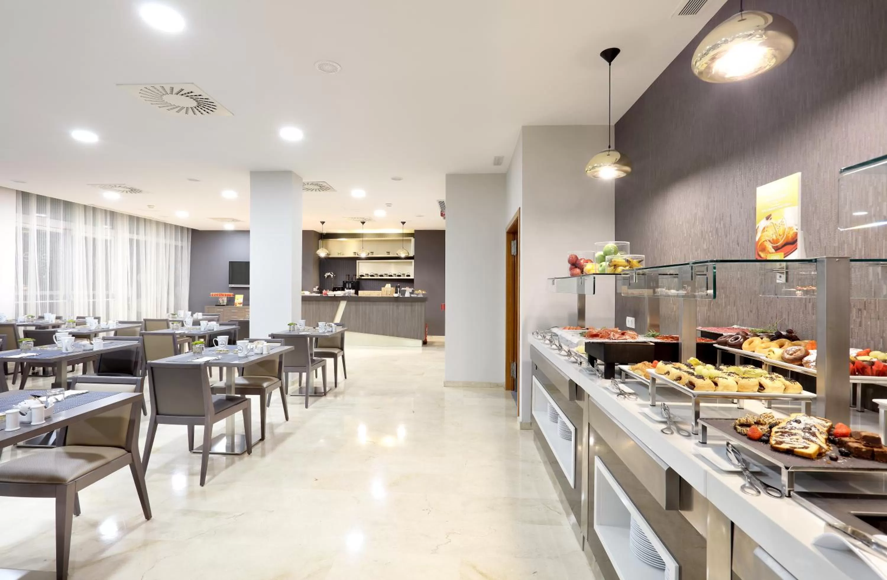 Lounge or bar in Exe Zaragoza WTC