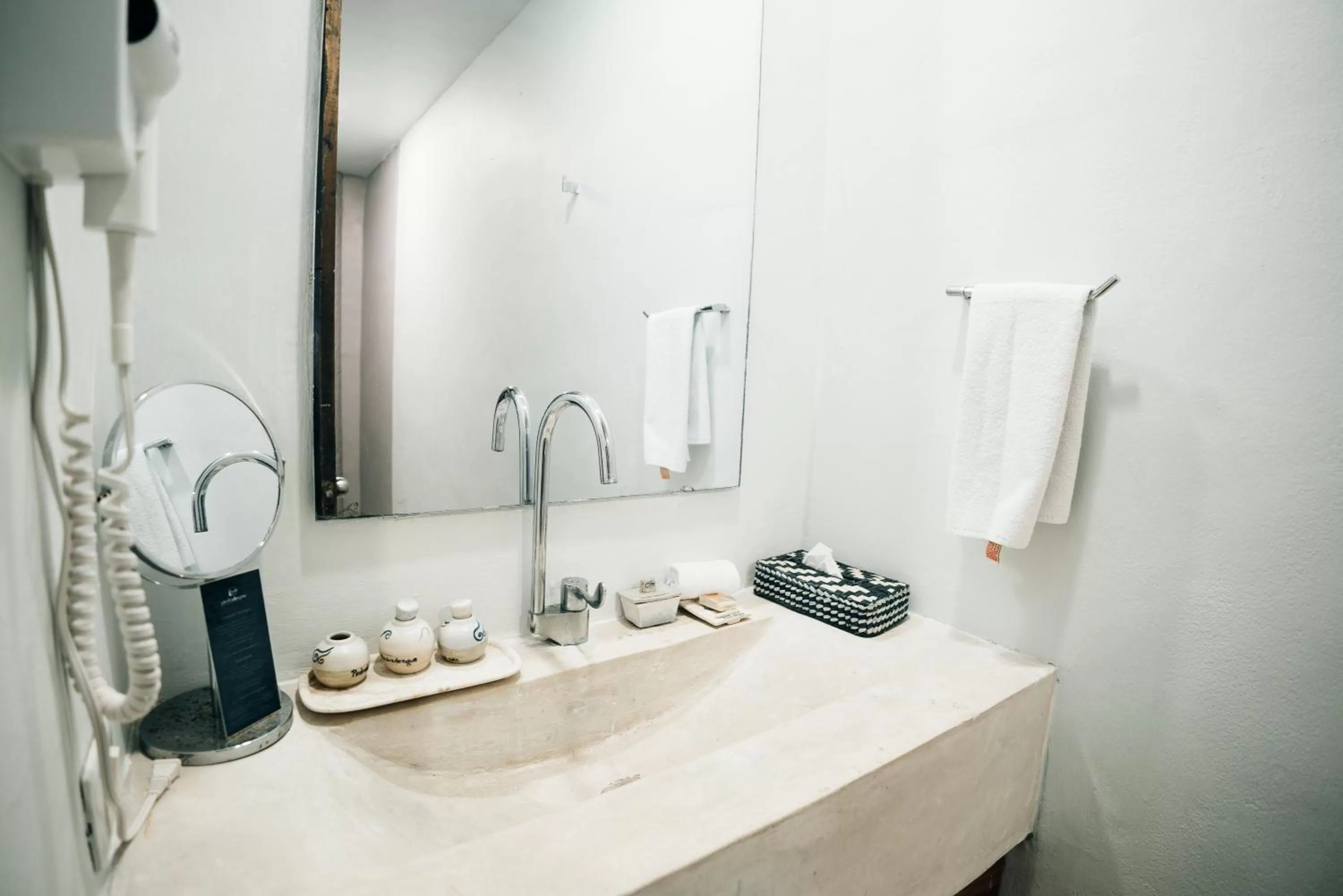 Bath in Piedra de Agua Palenque