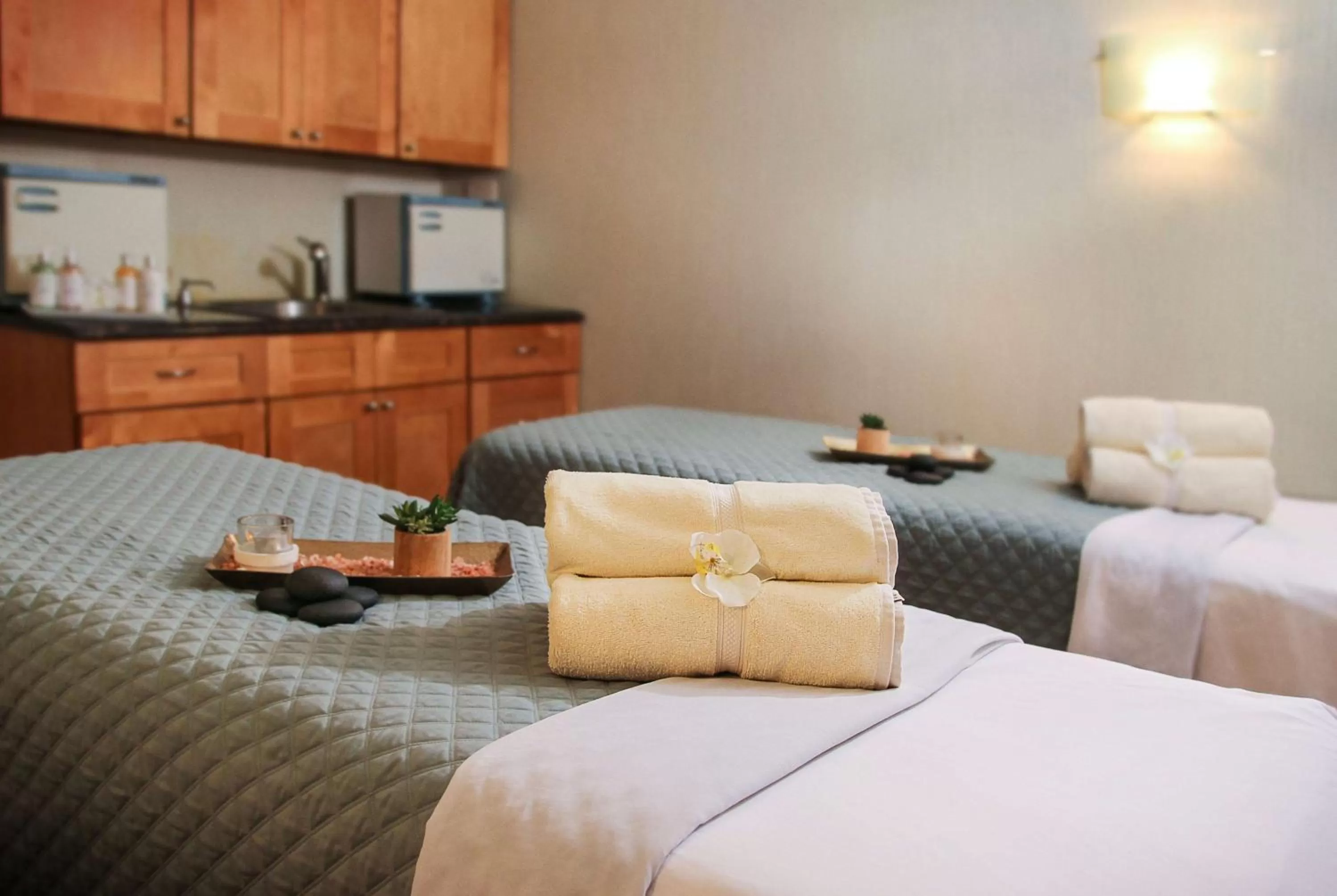 Spa and wellness centre/facilities, Bed in Viana Hotel and Spa, Trademark Collection by Wyndham