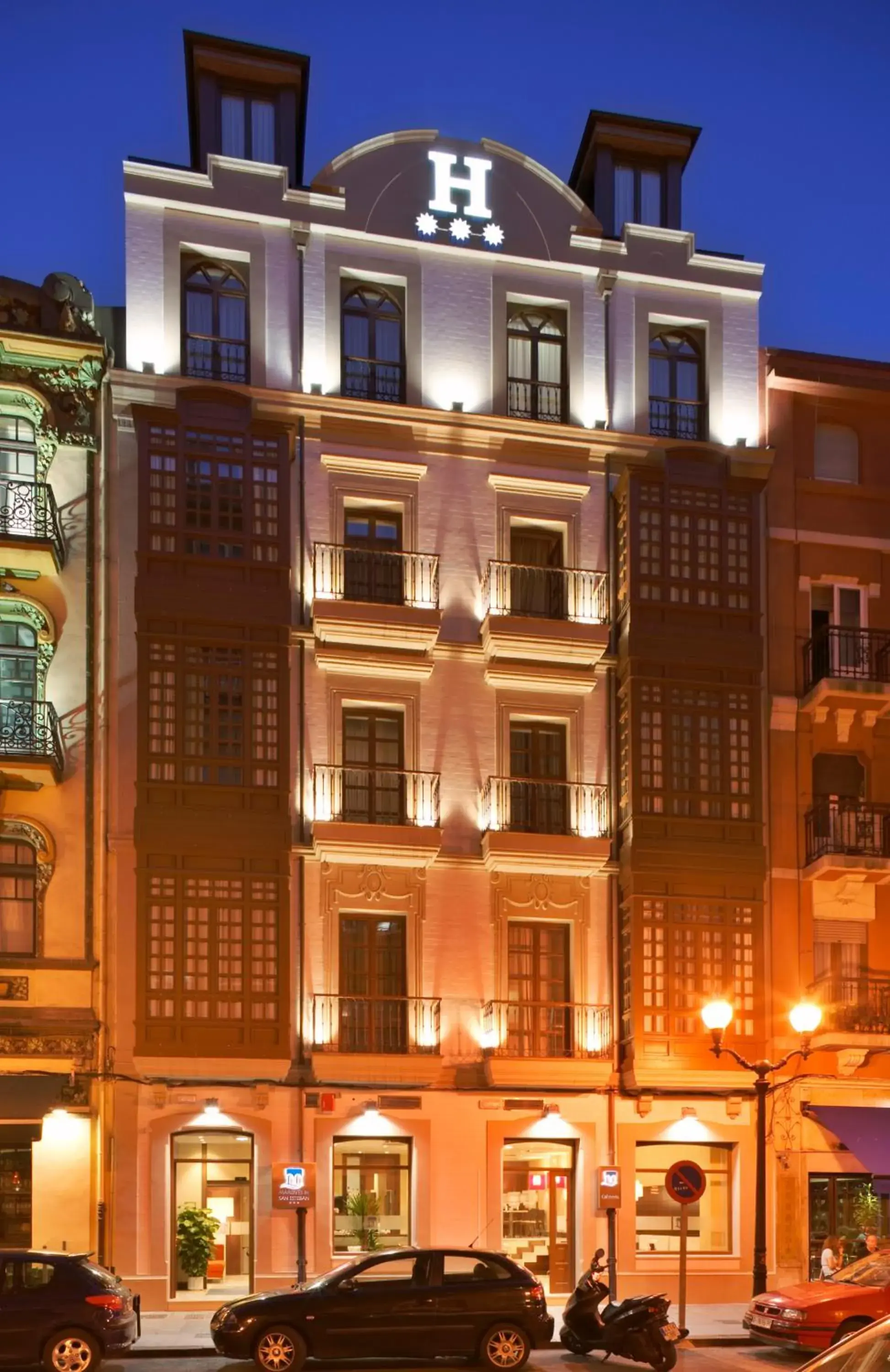 Facade/entrance, Property Building in Hotel Marqués, Blue Hoteles