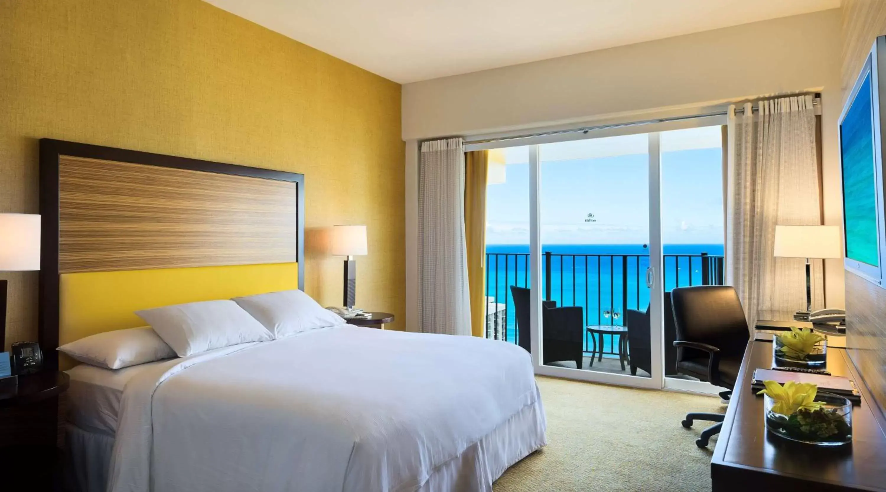 Bed in Hilton Waikiki Beach
