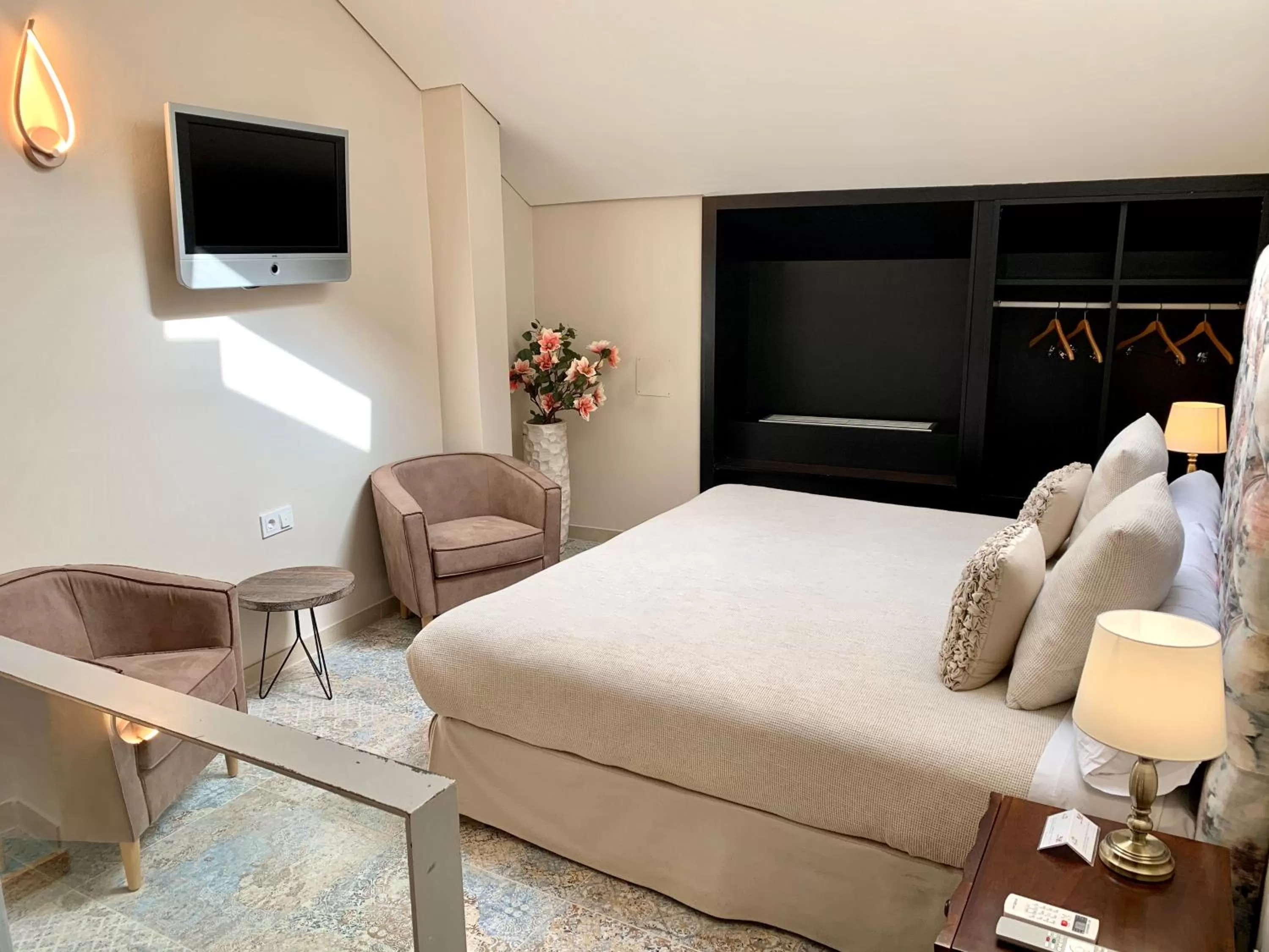 Photo of the whole room, Bed in Akla Hotel Mérida