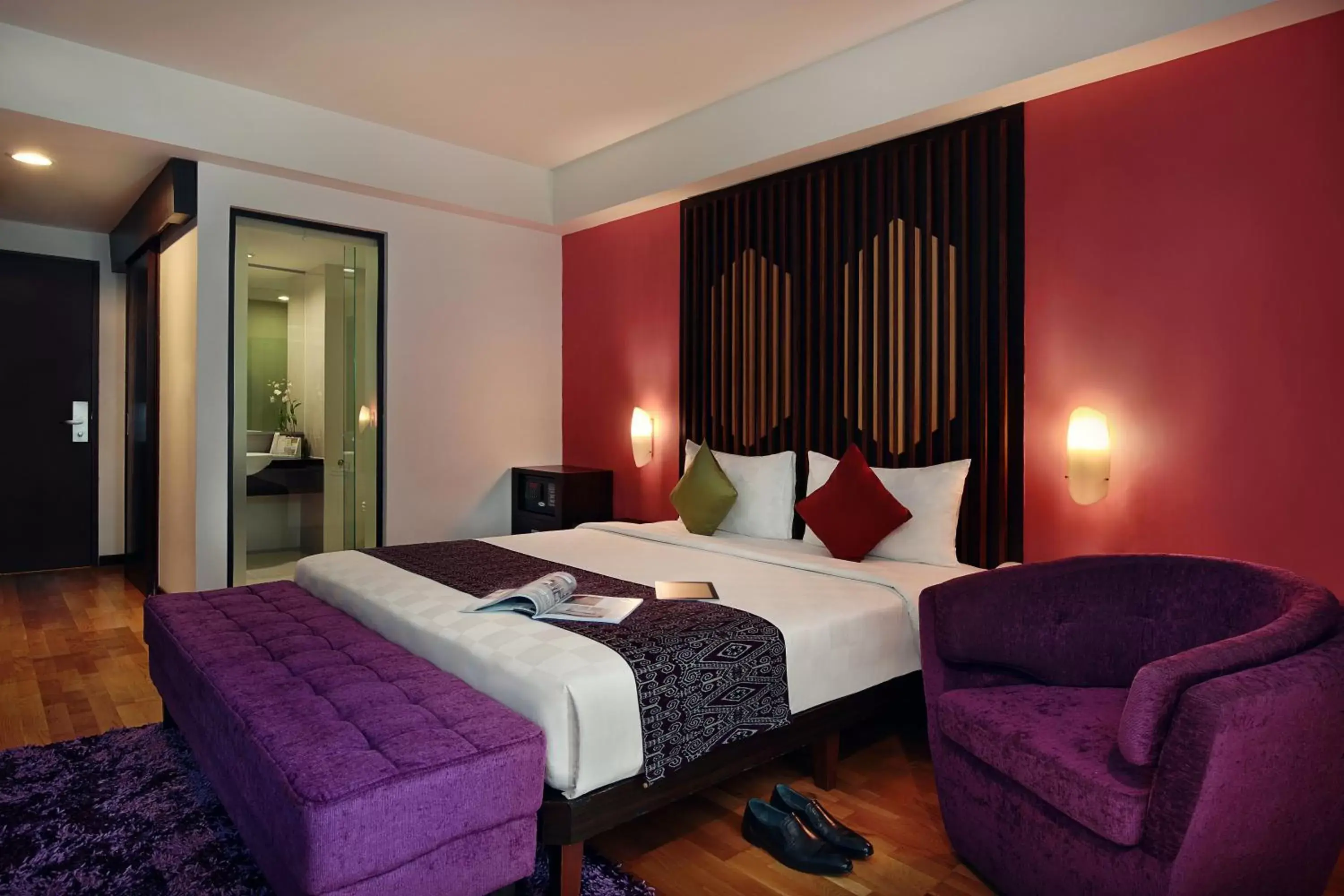 Photo of the whole room, Bed in Mercure Pontianak City Center