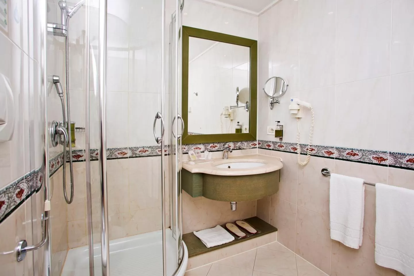 Bathroom in Vip's Motel Luxury Accommodation & Spa