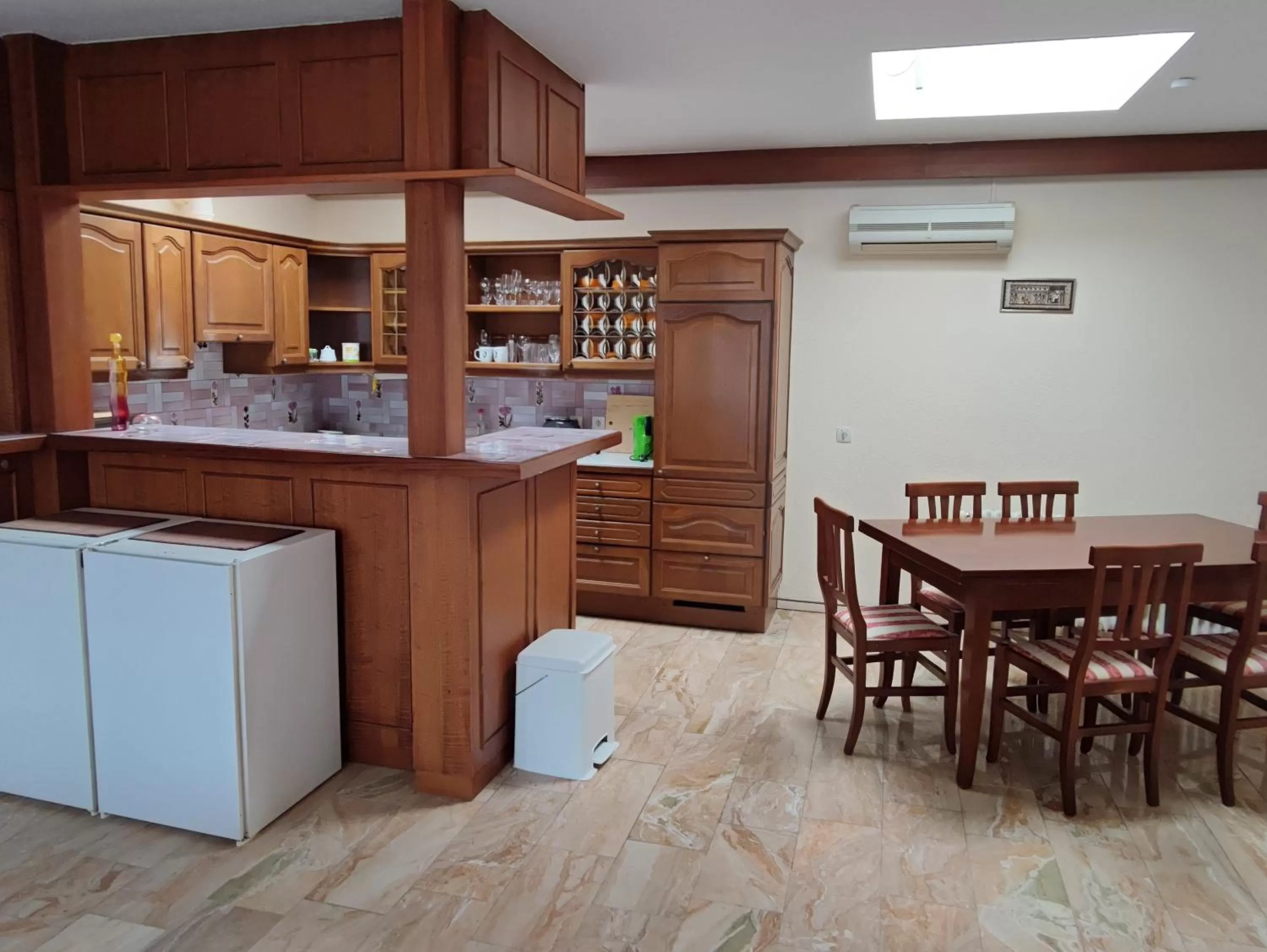 Dining area, Kitchen/Kitchenette in HOTEL Schiff