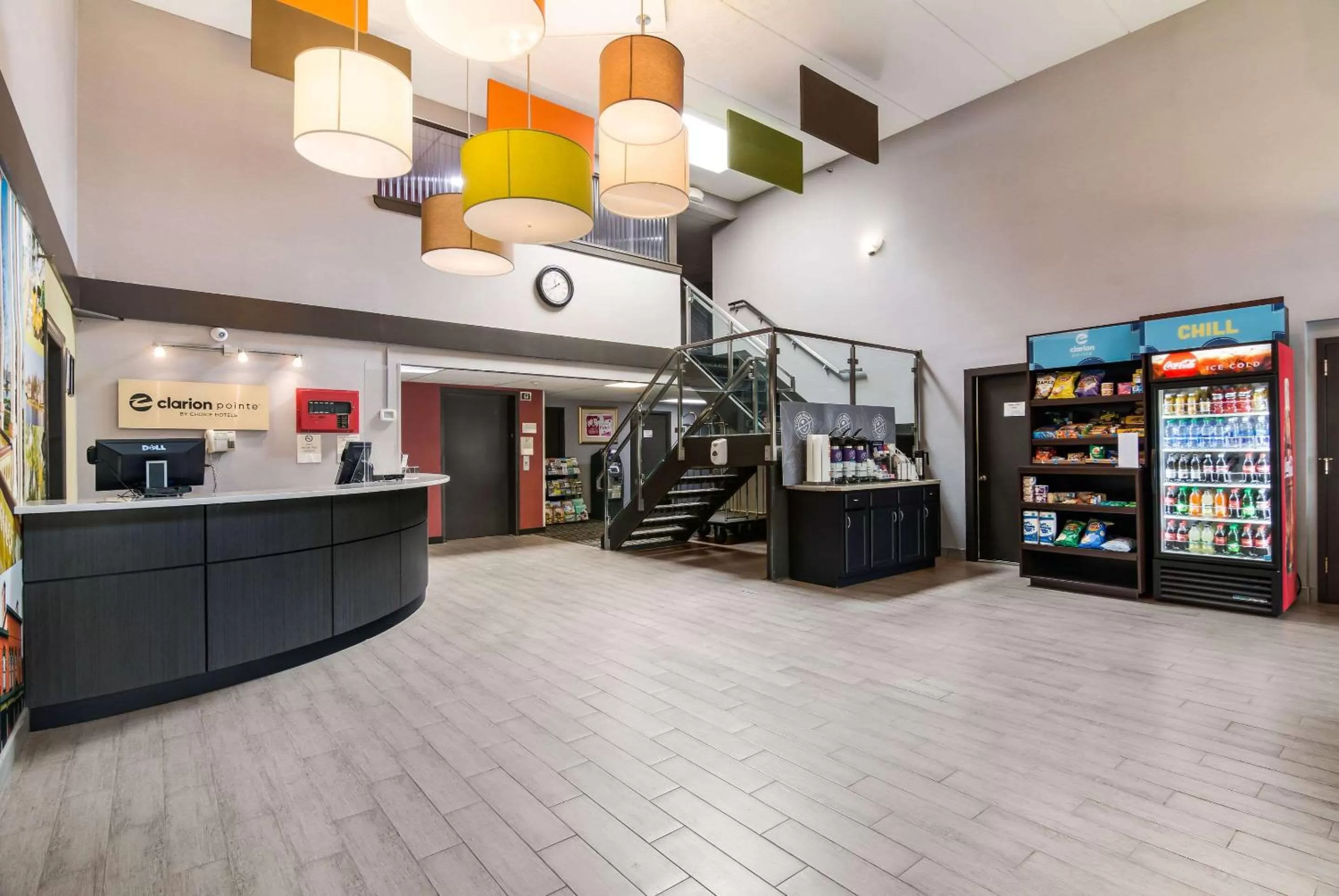 Lobby or reception in Clarion Pointe Jamestown - Falconer