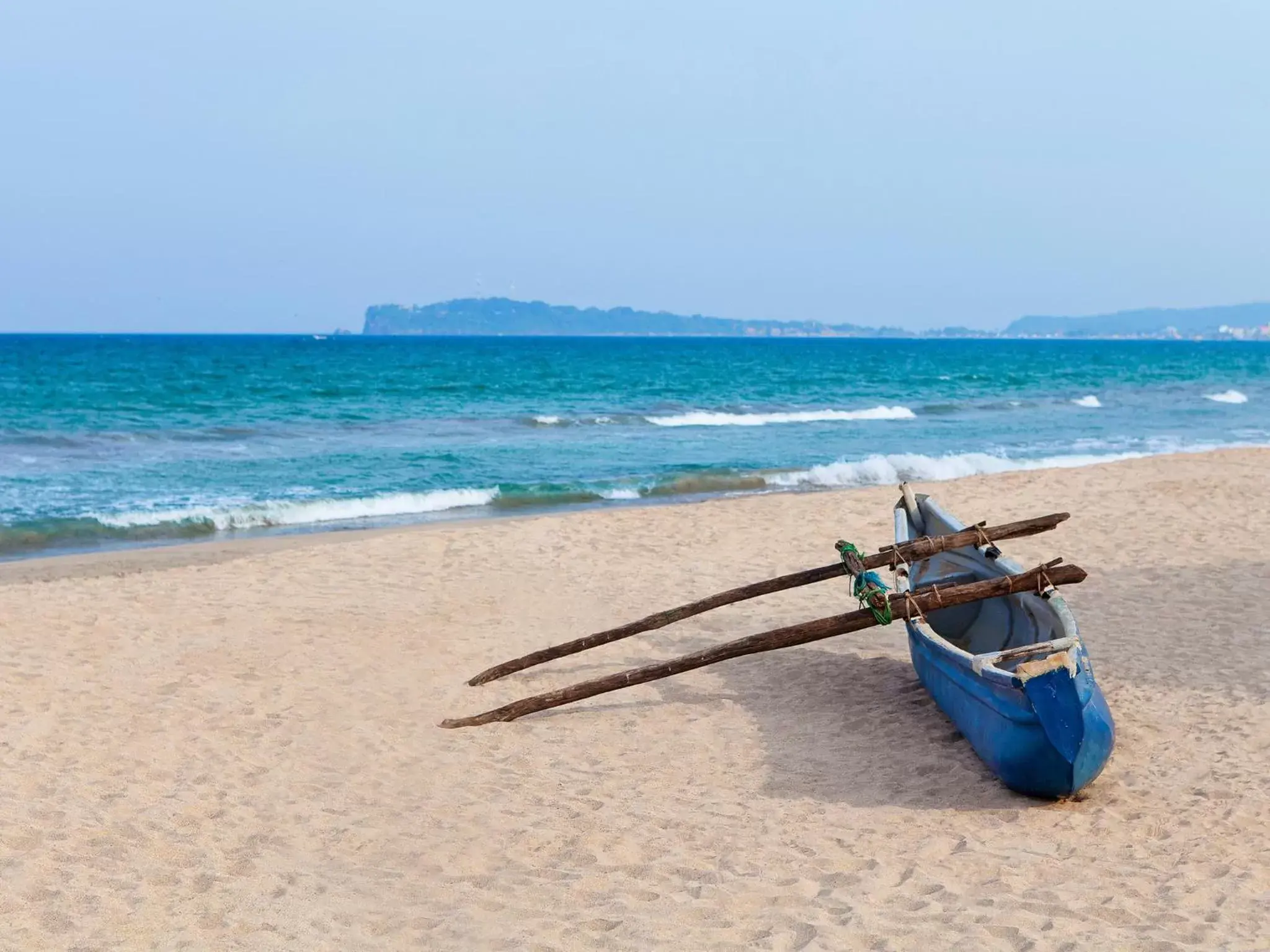 Beach in Trinco Blu by Cinnamon