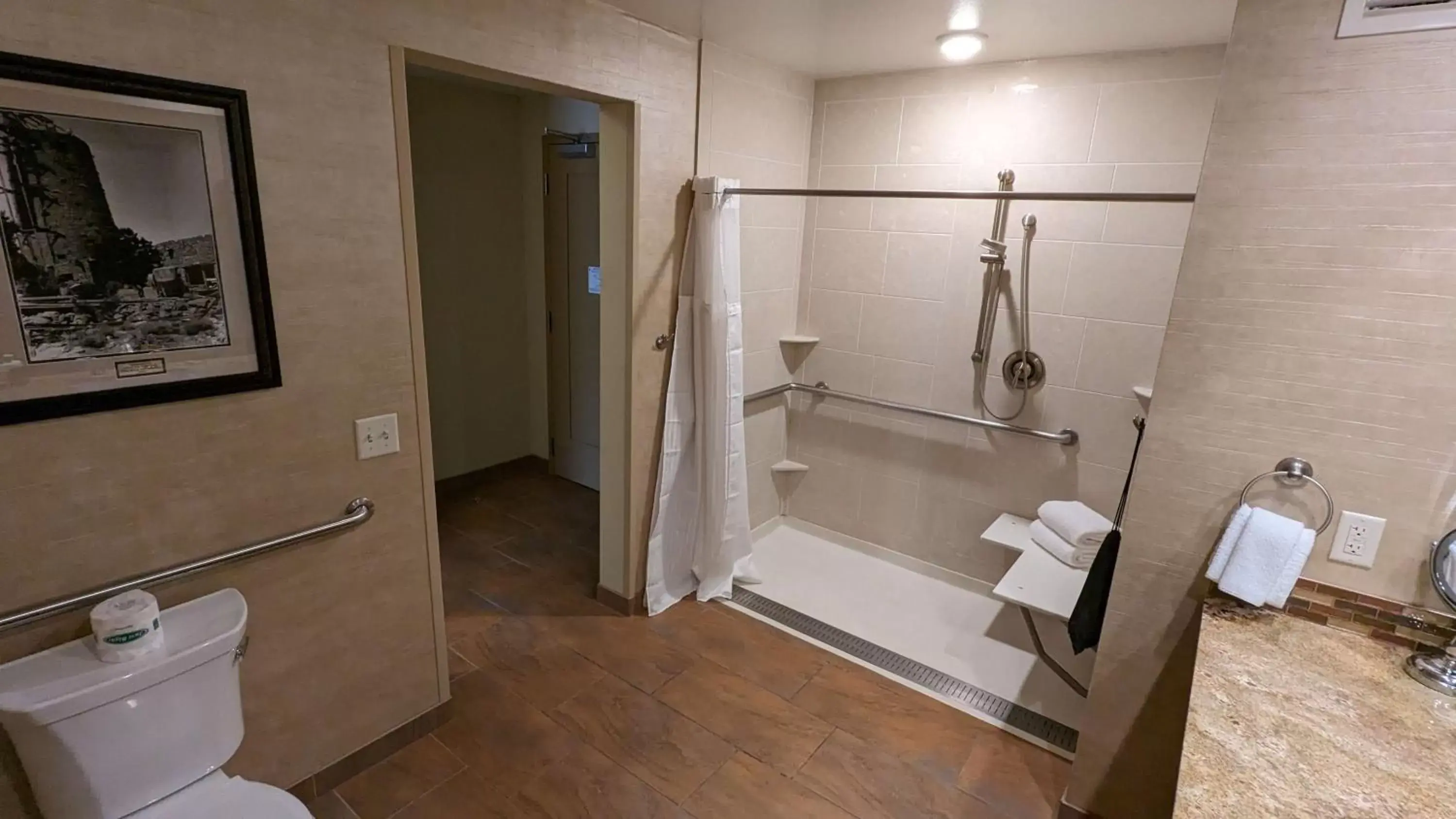 Bathroom in Squire Resort at the Grand Canyon, BW Signature Collection