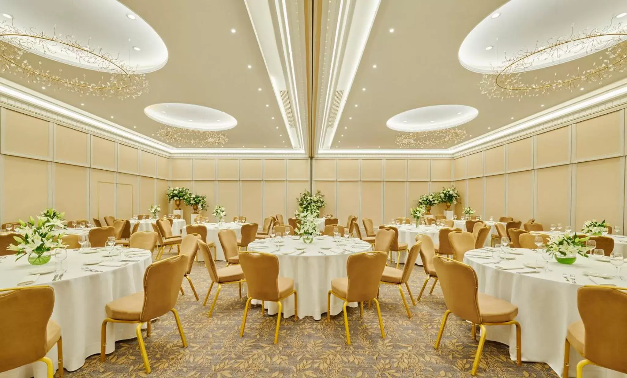 Meeting/conference room, Restaurant/Places to Eat in InterContinental Athenee Palace Bucharest, an IHG Hotel