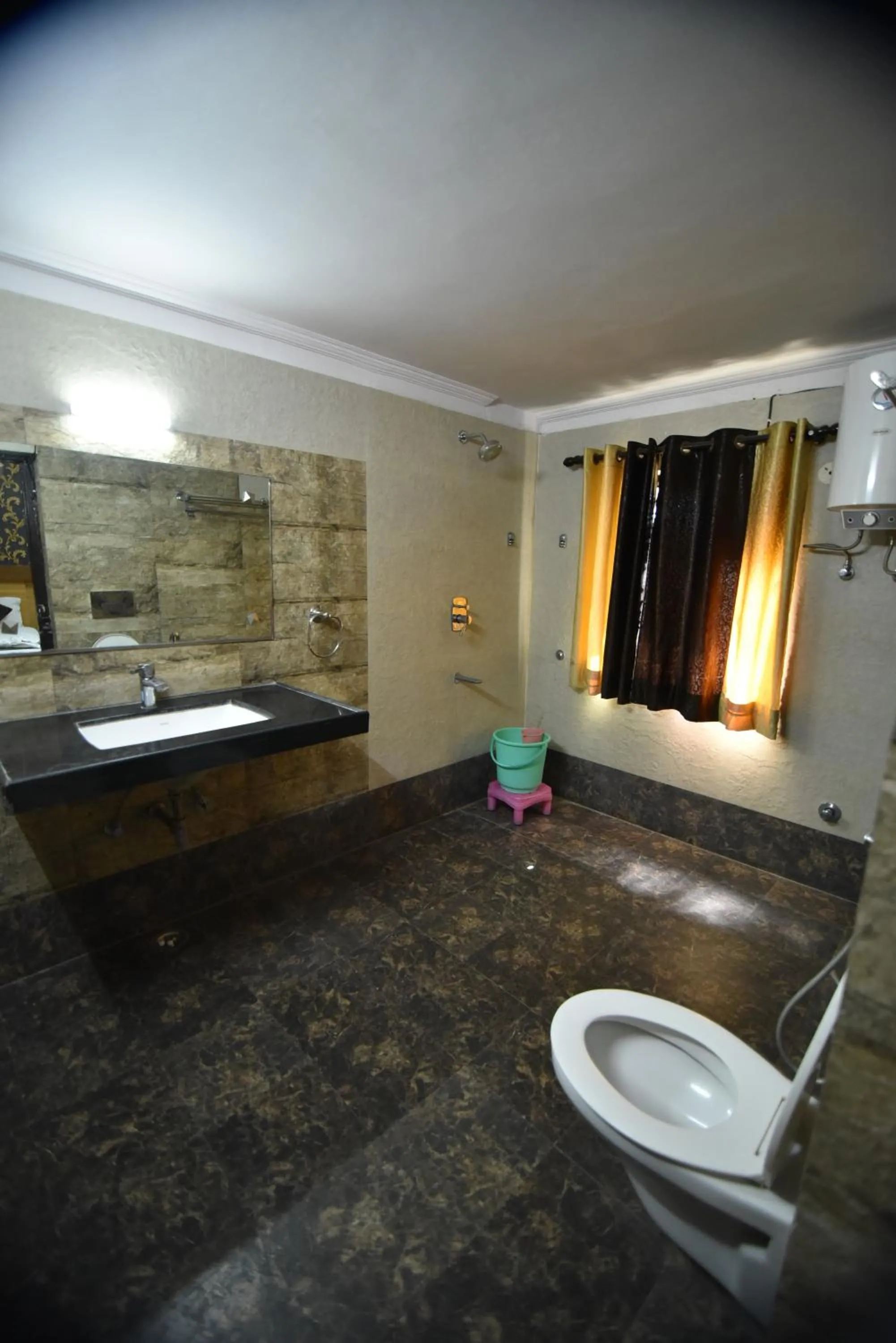 Bathroom in Hotel Vaishnavi