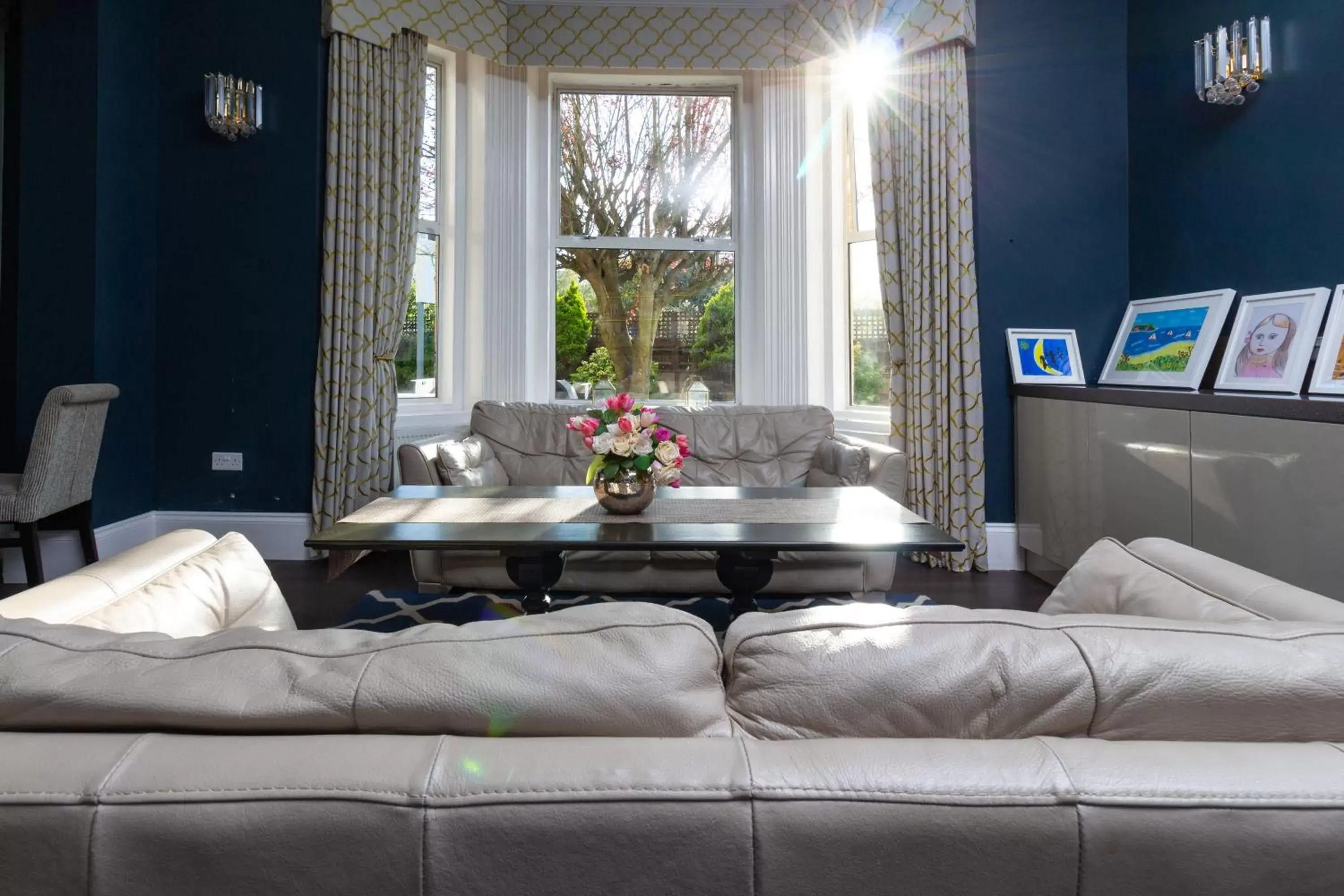 Living room, Seating Area in Applewood Hotel