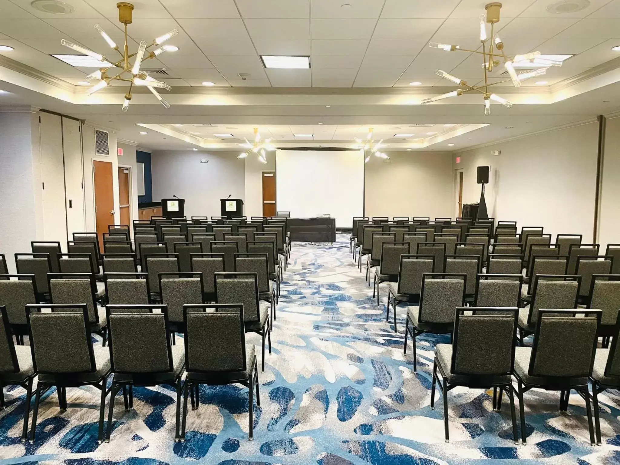 Meeting/conference room in Crowne Plaza Fort Myers Gulf Coast, an IHG Hotel