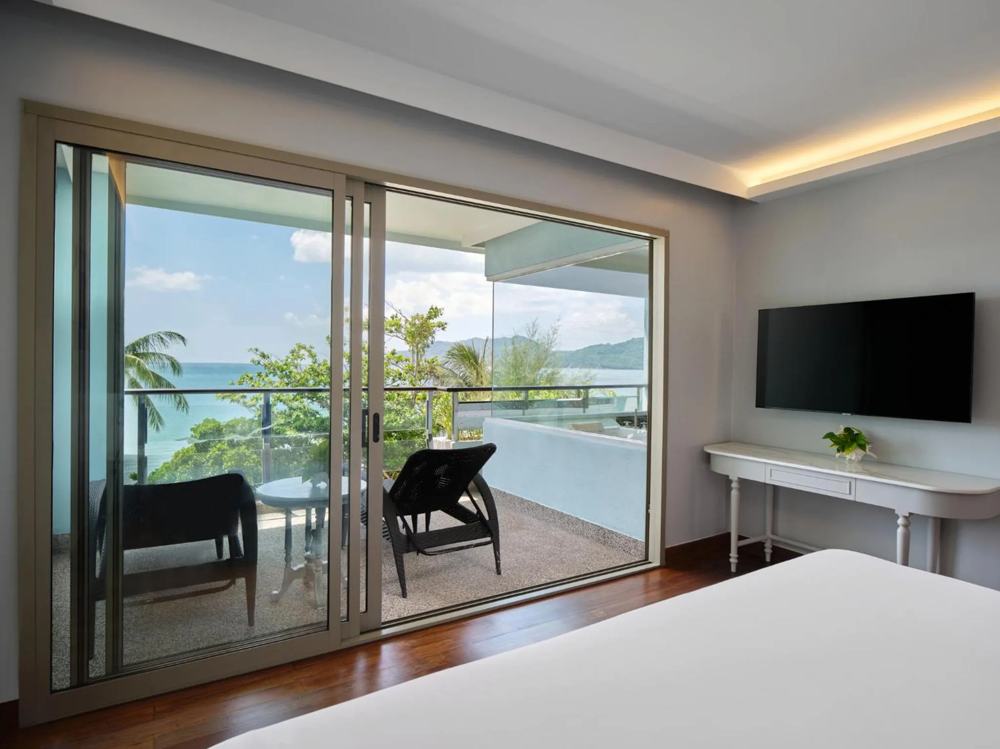 Balcony/Terrace, Bed in Homm Bliss Southbeach Patong