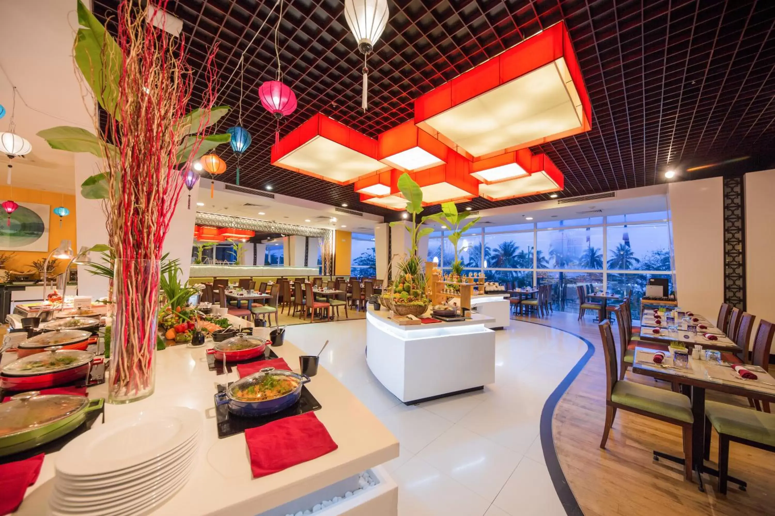 Restaurant/Places to Eat in Hotel Novotel Nha Trang