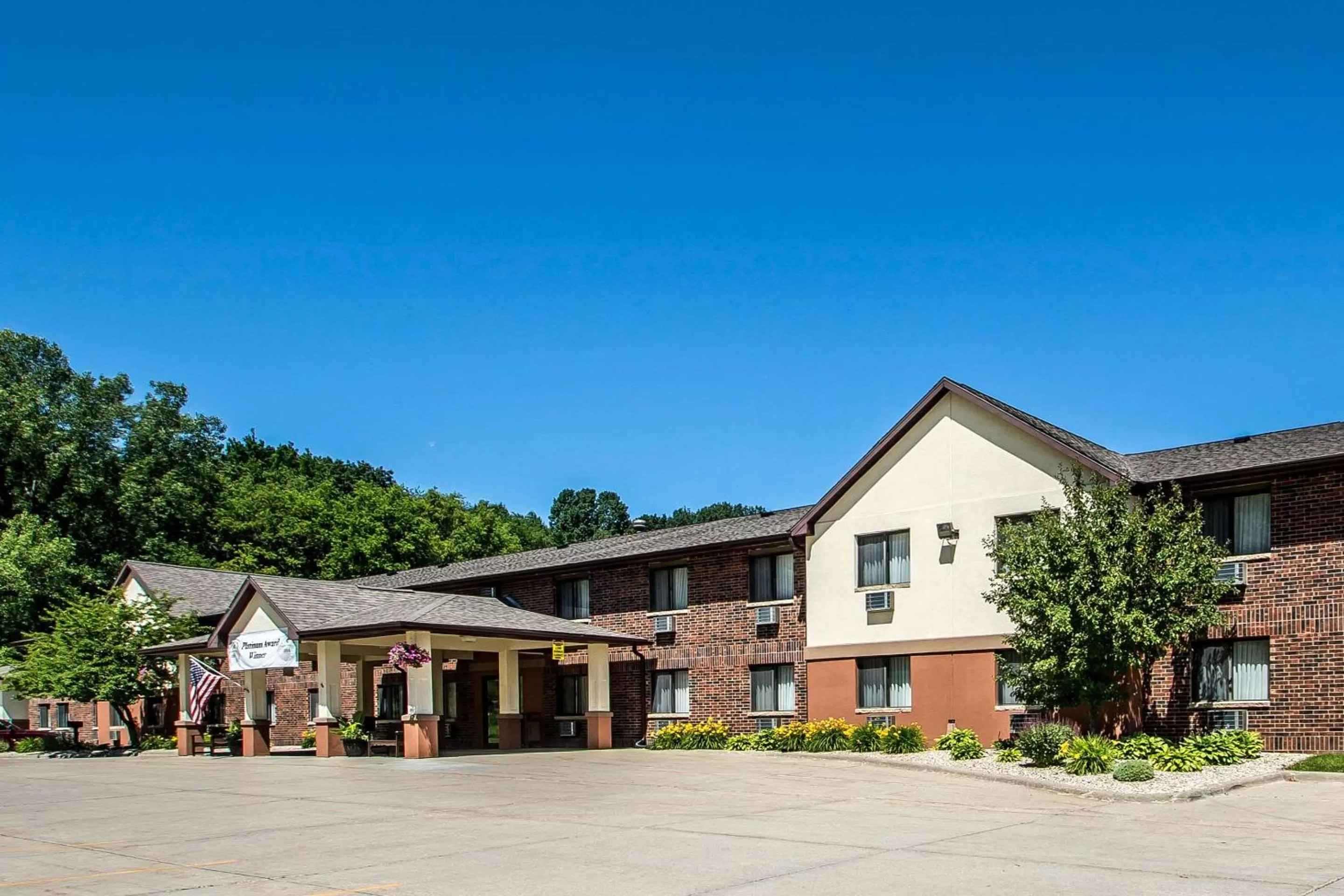 Property building in Quality Inn & Suites Decorah