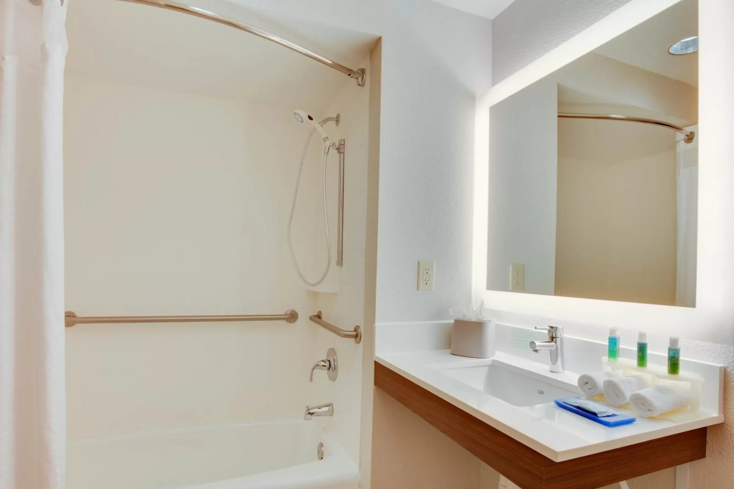 Bathroom in Holiday Inn Express & Suites Orlando International Airport, an IHG Hotel