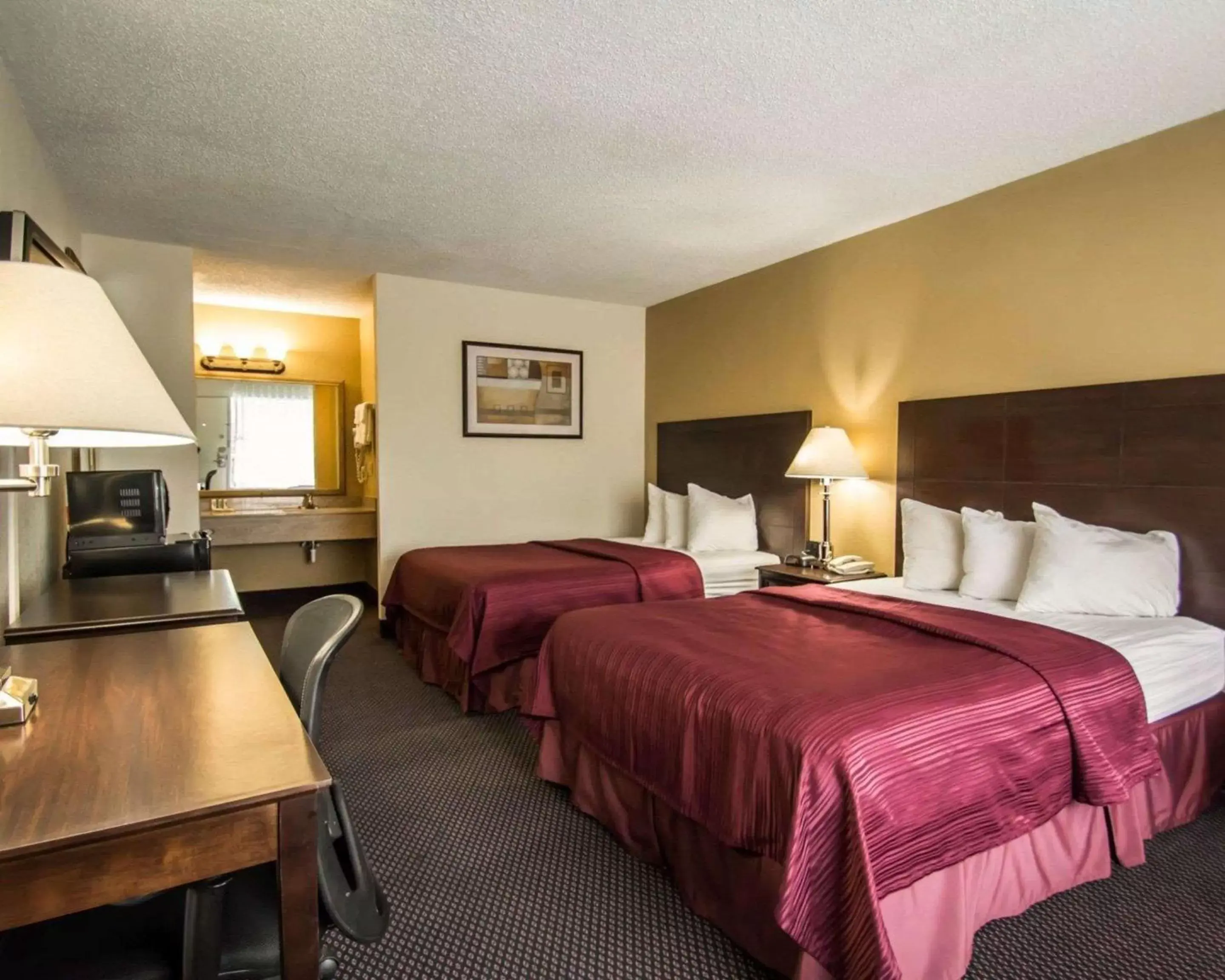 Photo of the whole room, Bed in Quality Inn Alachua - Gainesville Area