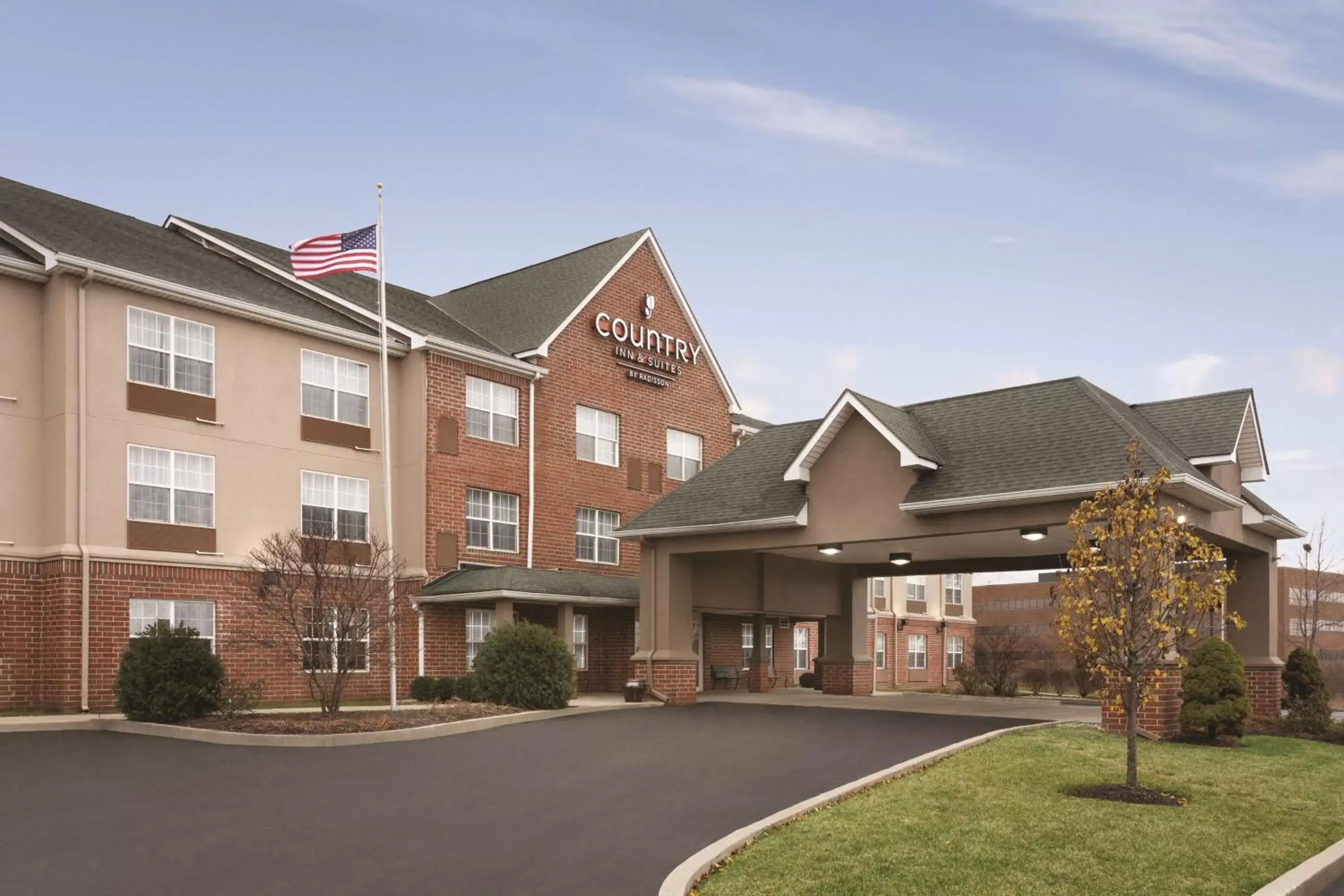 Property Building in Country Inn & Suites by Radisson, Fairborn South, OH