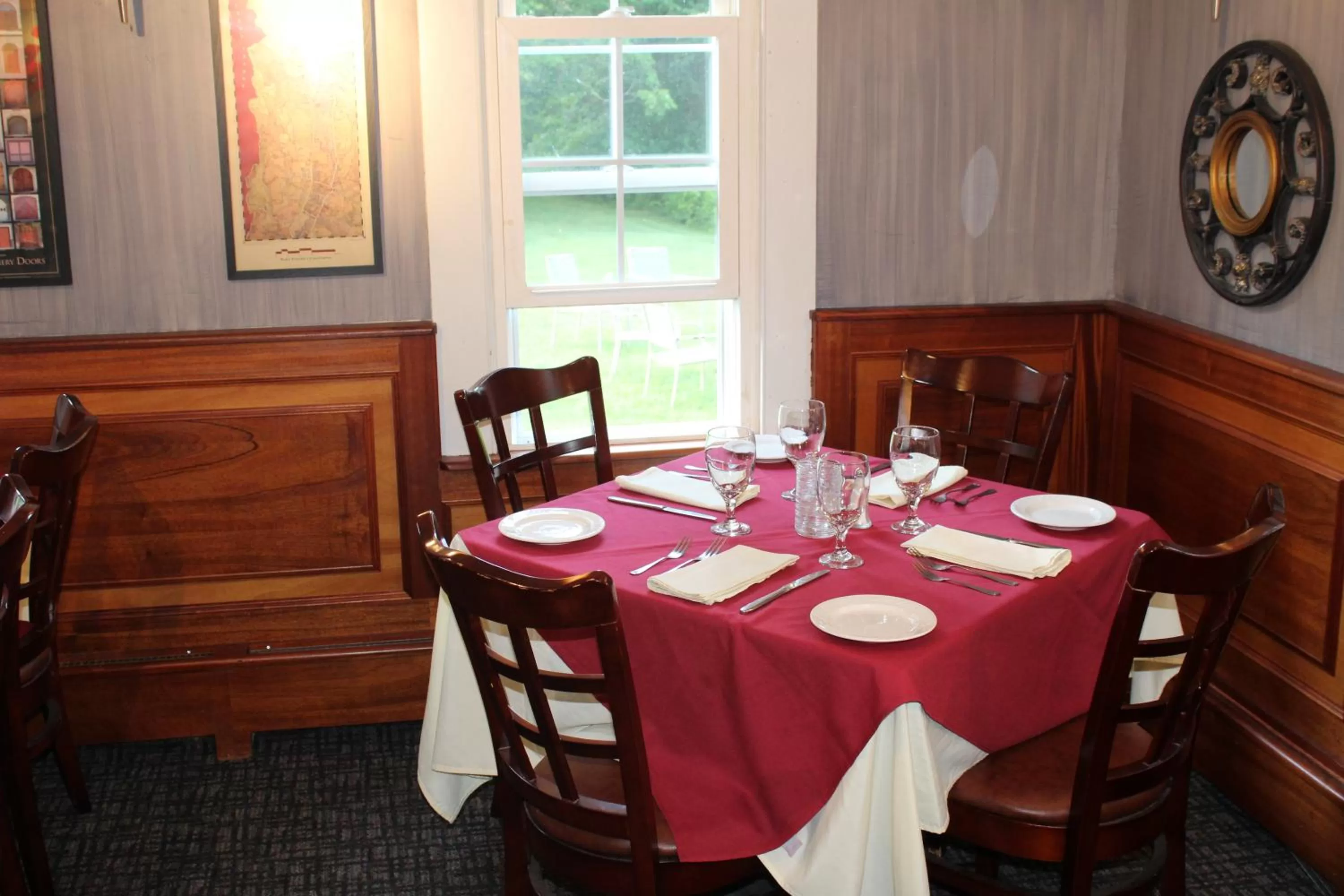 Restaurant/Places to Eat in Catskill Seasons Inn