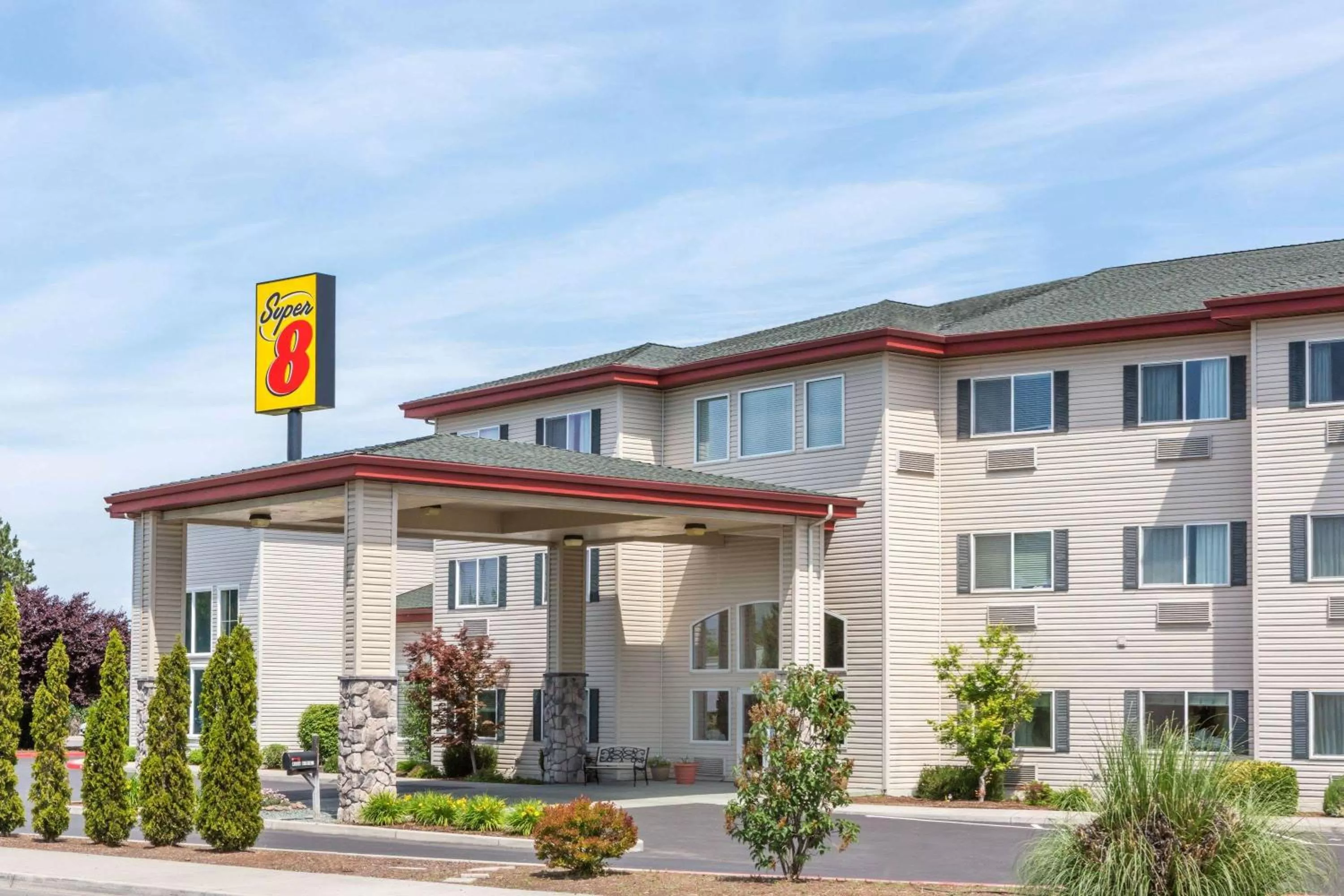 Property building in Super 8 by Wyndham Central Pt Medford
