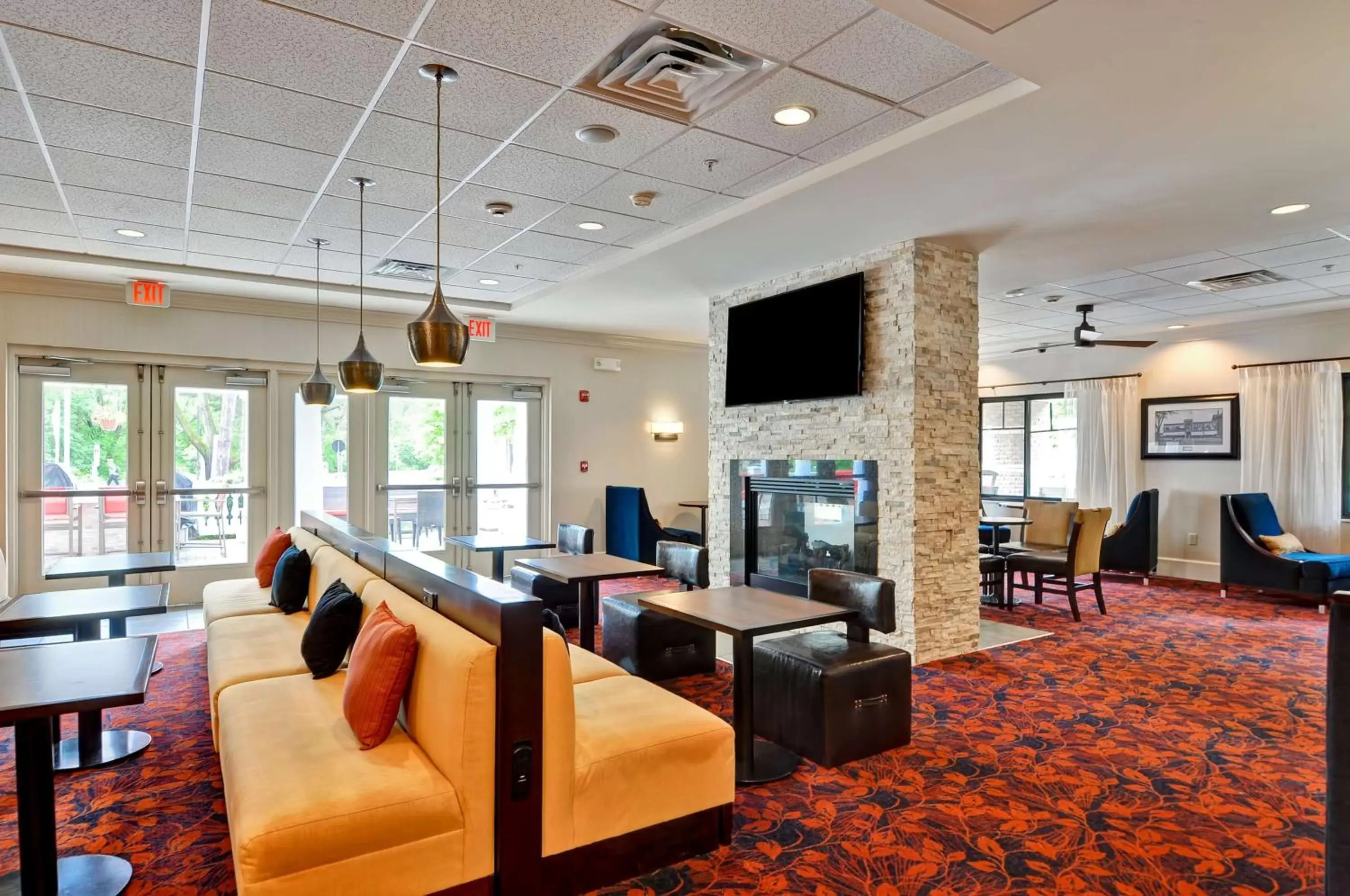 Lobby or reception, Lounge/Bar in Homewood Suites by Hilton Boston Cambridge-Arlington, MA