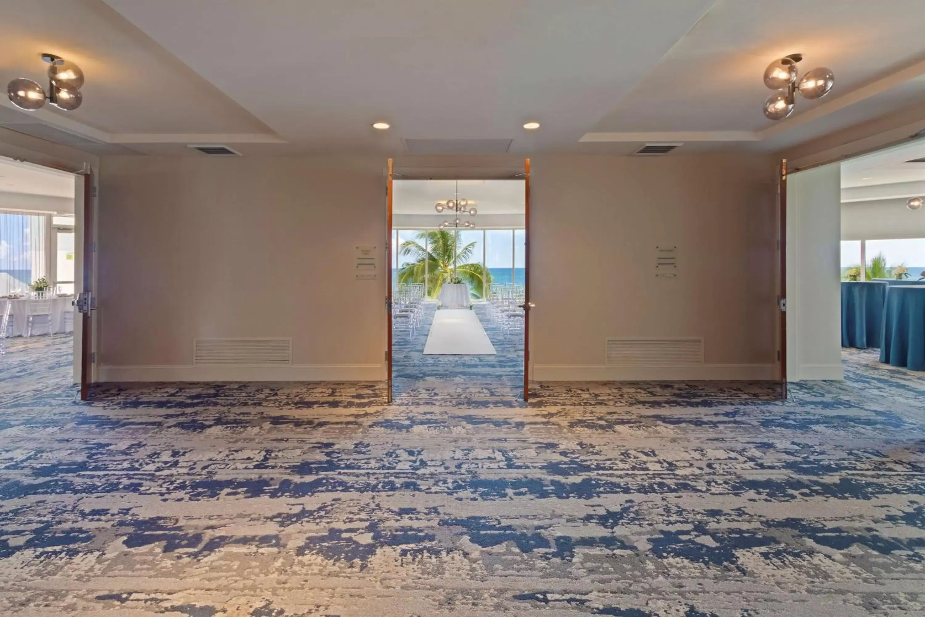 Meeting/conference room in DoubleTree by Hilton Ocean Point Resort - North Miami Beach