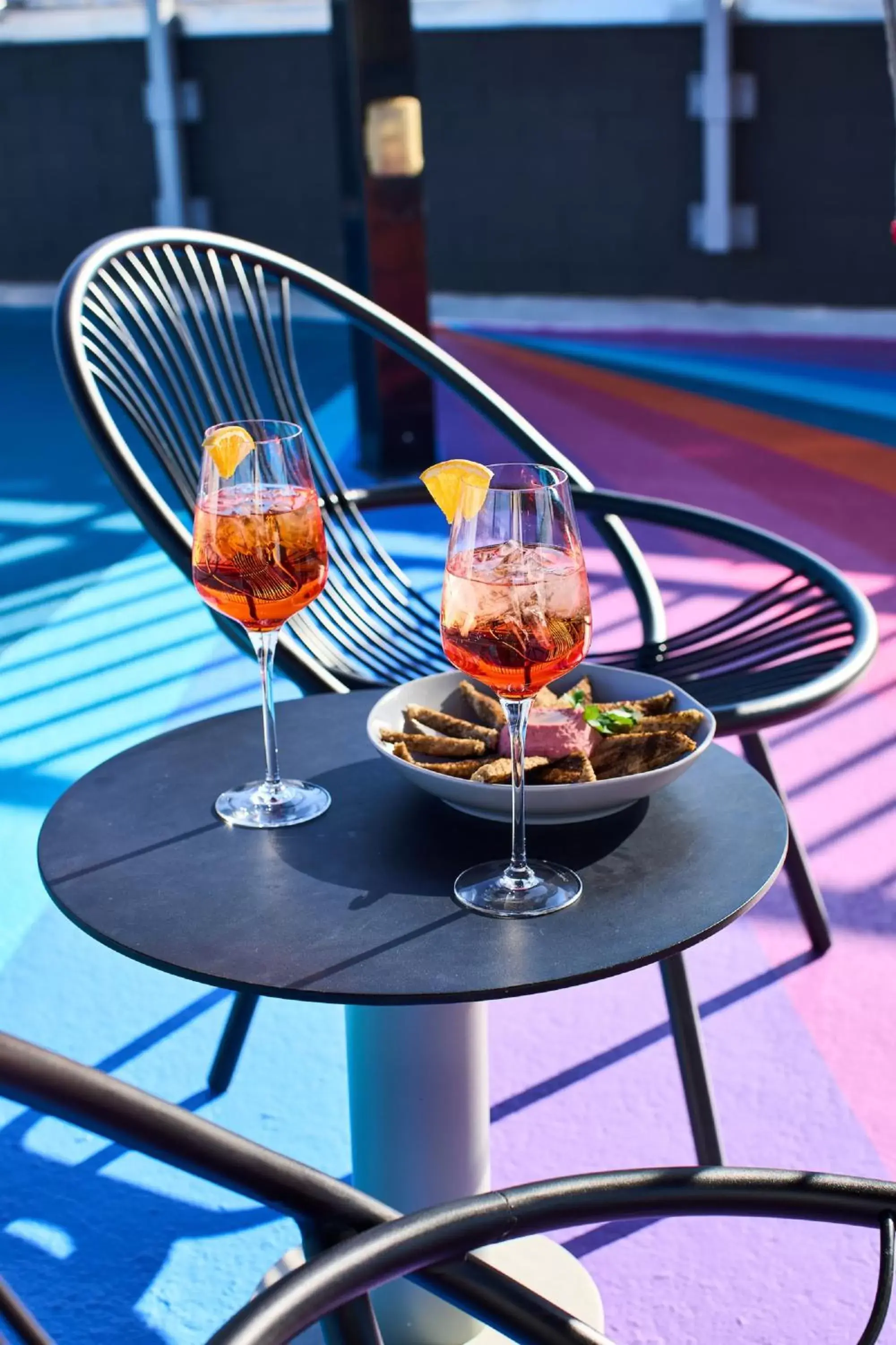 Food and drinks in The Ven at Embassy Row, Washington, D.C., a Tribute Portfolio Hotel Food and drinks in The Ven at Embassy Row, Washington, D.C., a Tribute Portfolio Hotel