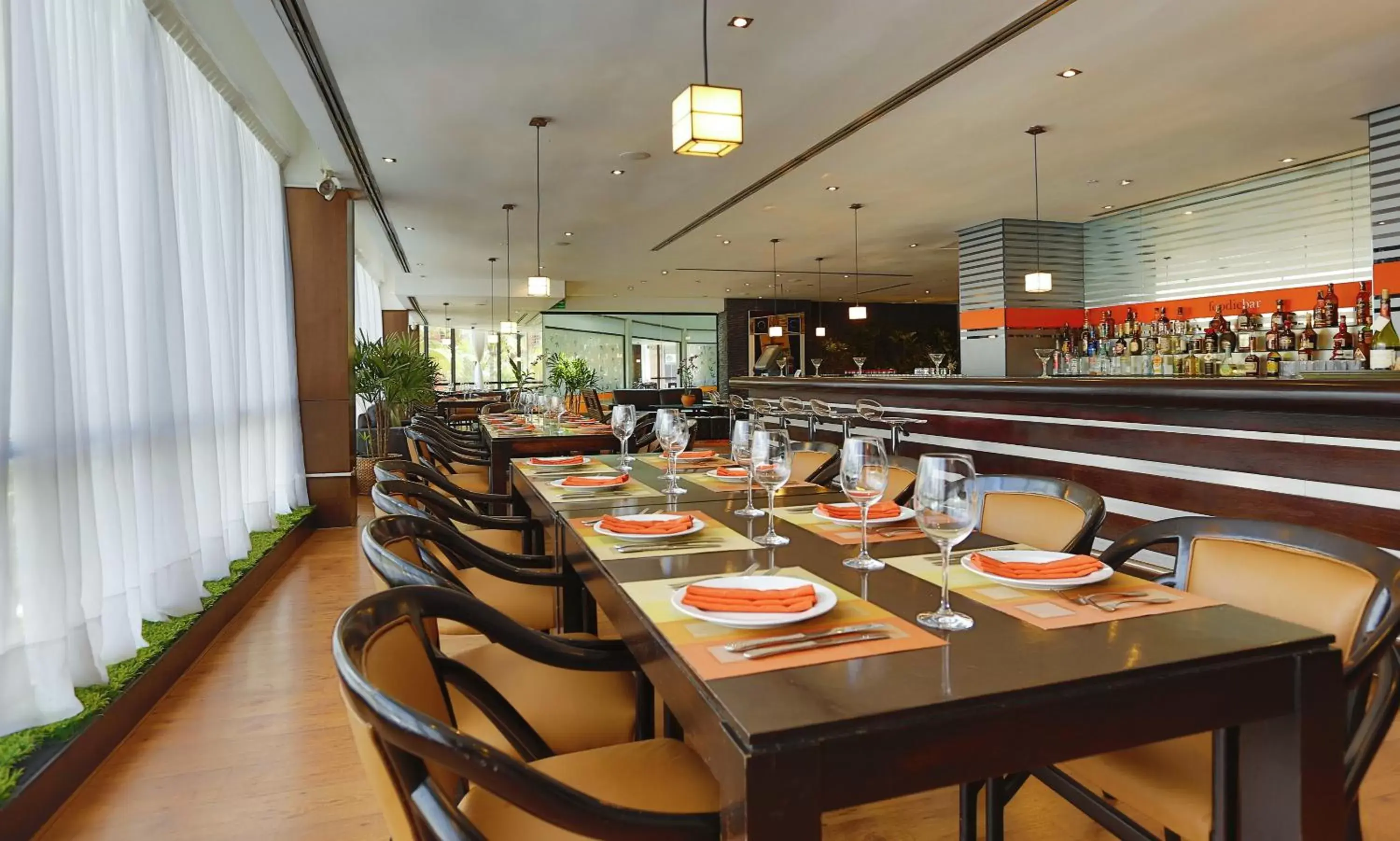 Restaurant/Places to Eat in Eurobuilding Hotel & Suites Caracas