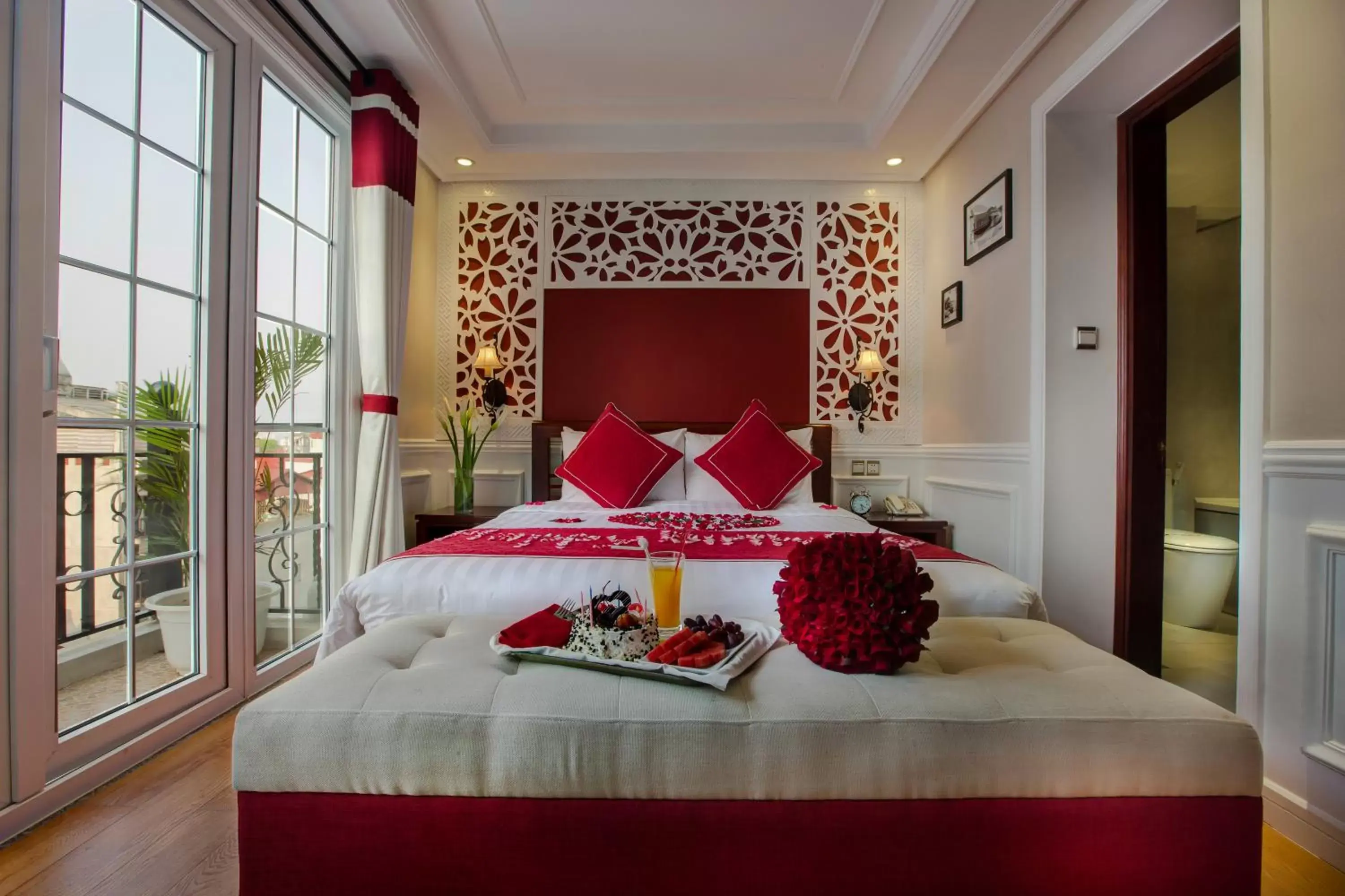 Bedroom, Bed in La Beaute De Hanoi Hotel