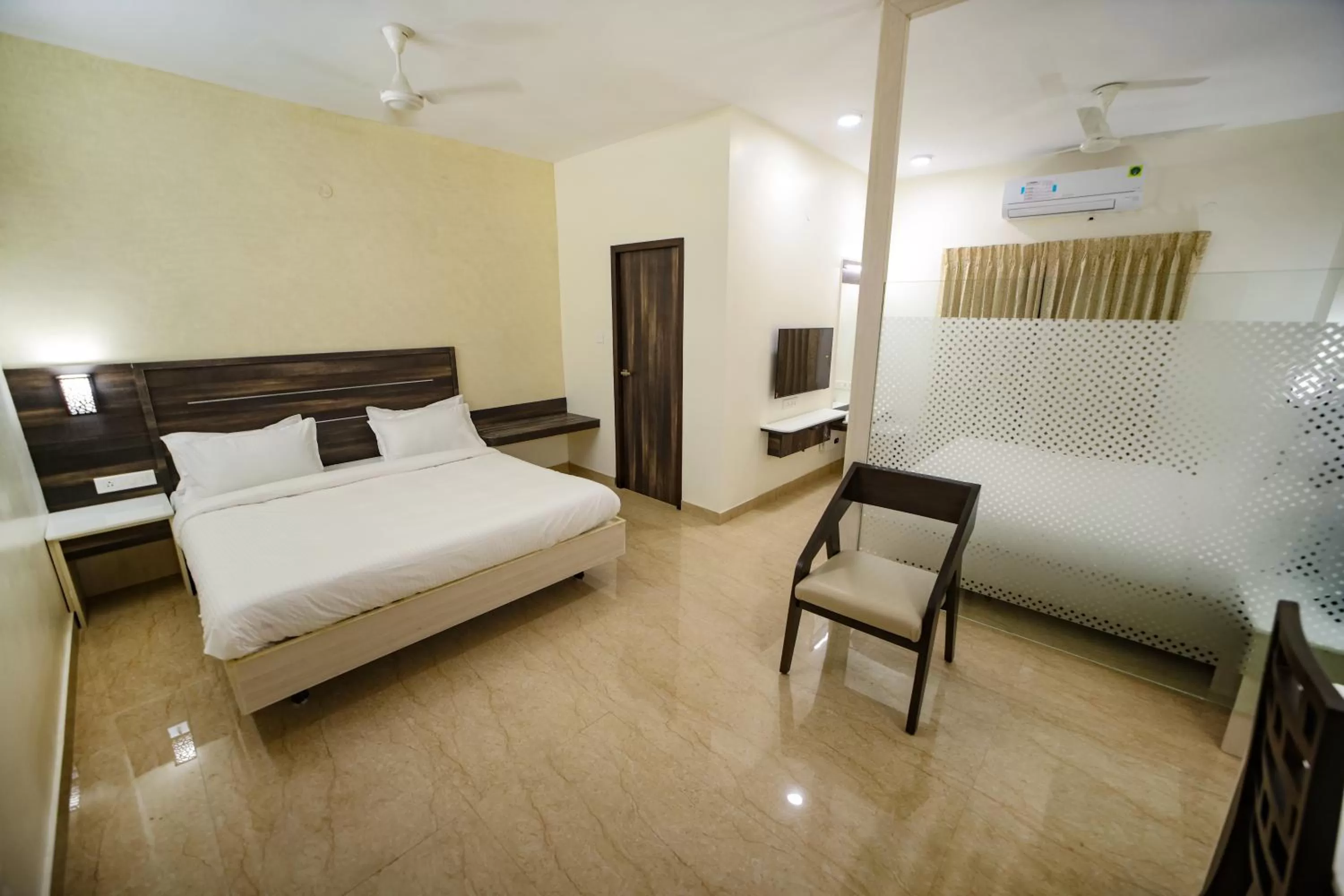 Photo of the whole room, Bed in Avenue 11 Premium Stays Madurai