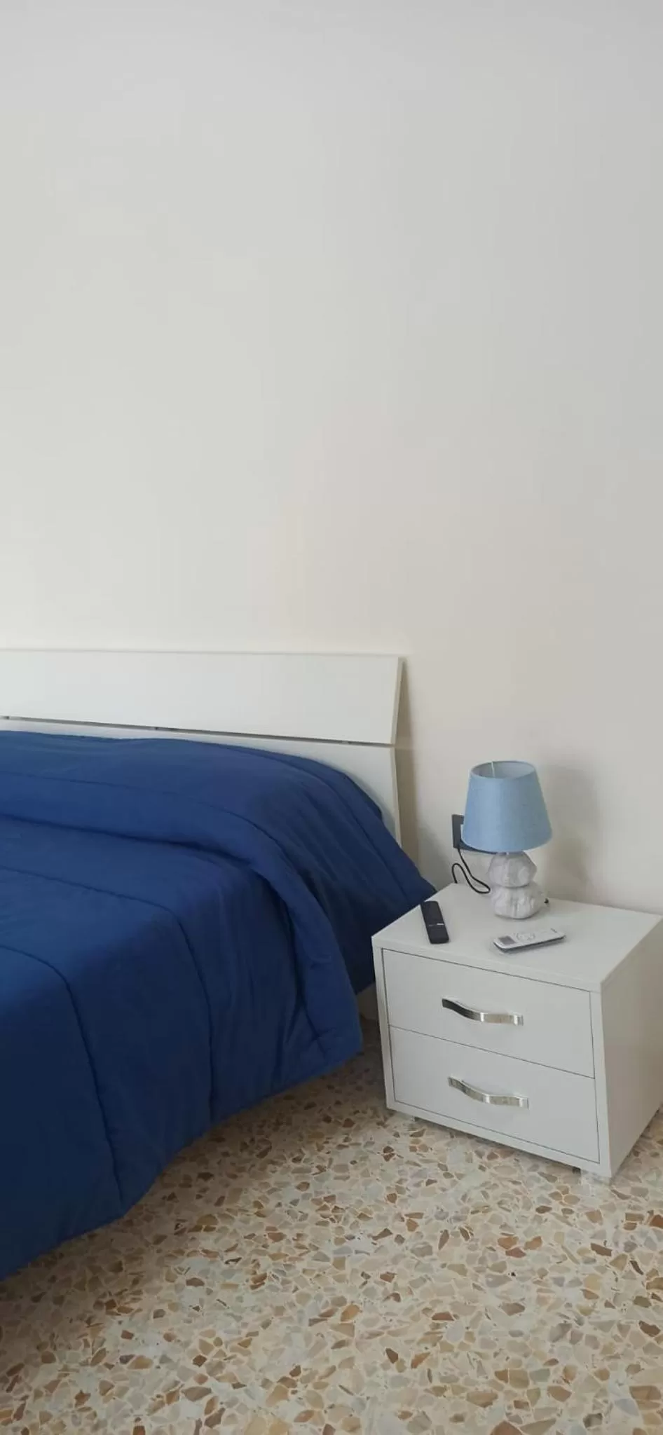 Bedroom, Bed in Diana